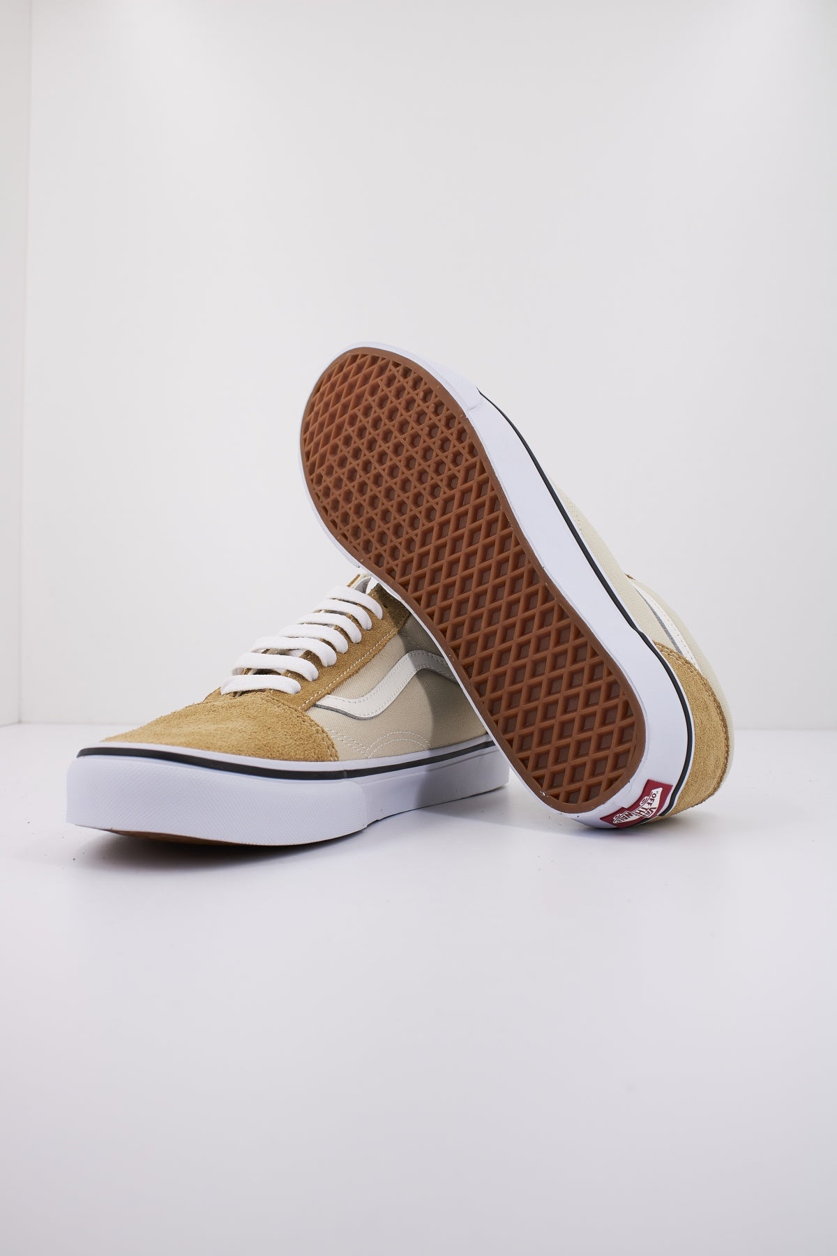 VANS OLD SKOOL en color MARRON CLARO (4)
