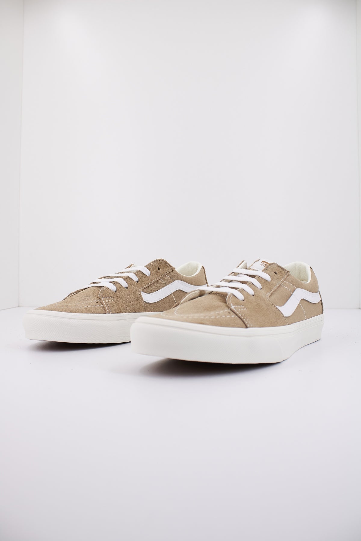 VANS SK-LOW en color BEIS (2)