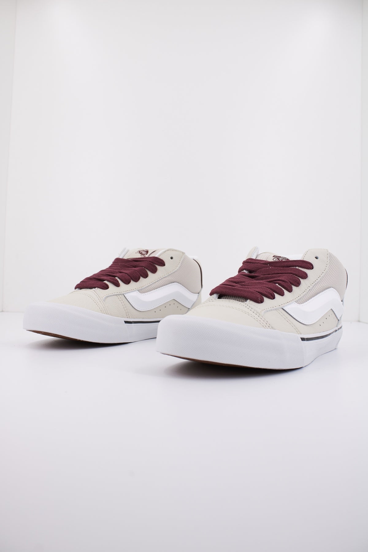 VANS KNU MID en color BEIS (2)