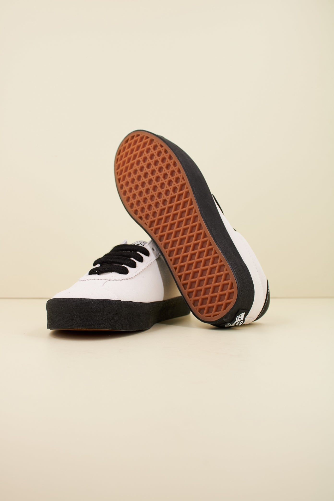 VANS SPORT LOW SUEDE en color BLANCO (4)