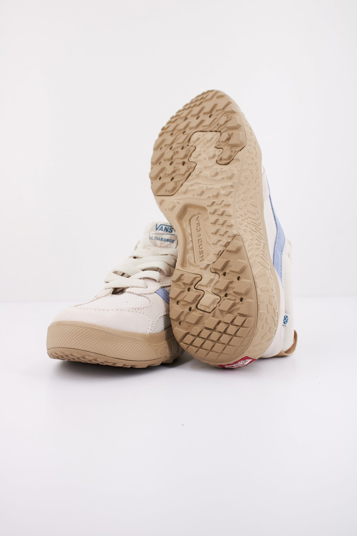 VANS MTE ULTRARANGE NEO VR en color BEIS (5)