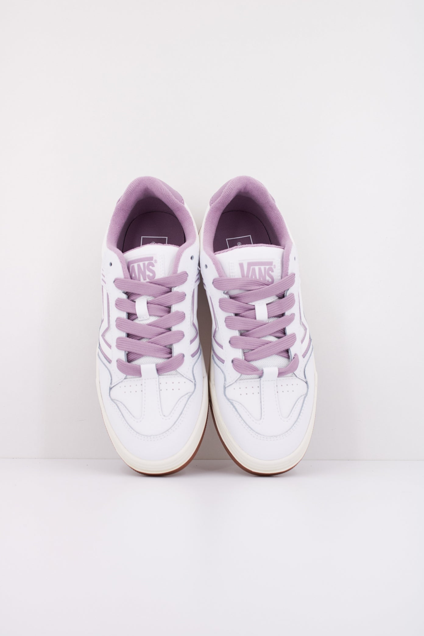 VANS UPLAND en color BLANCO (3)