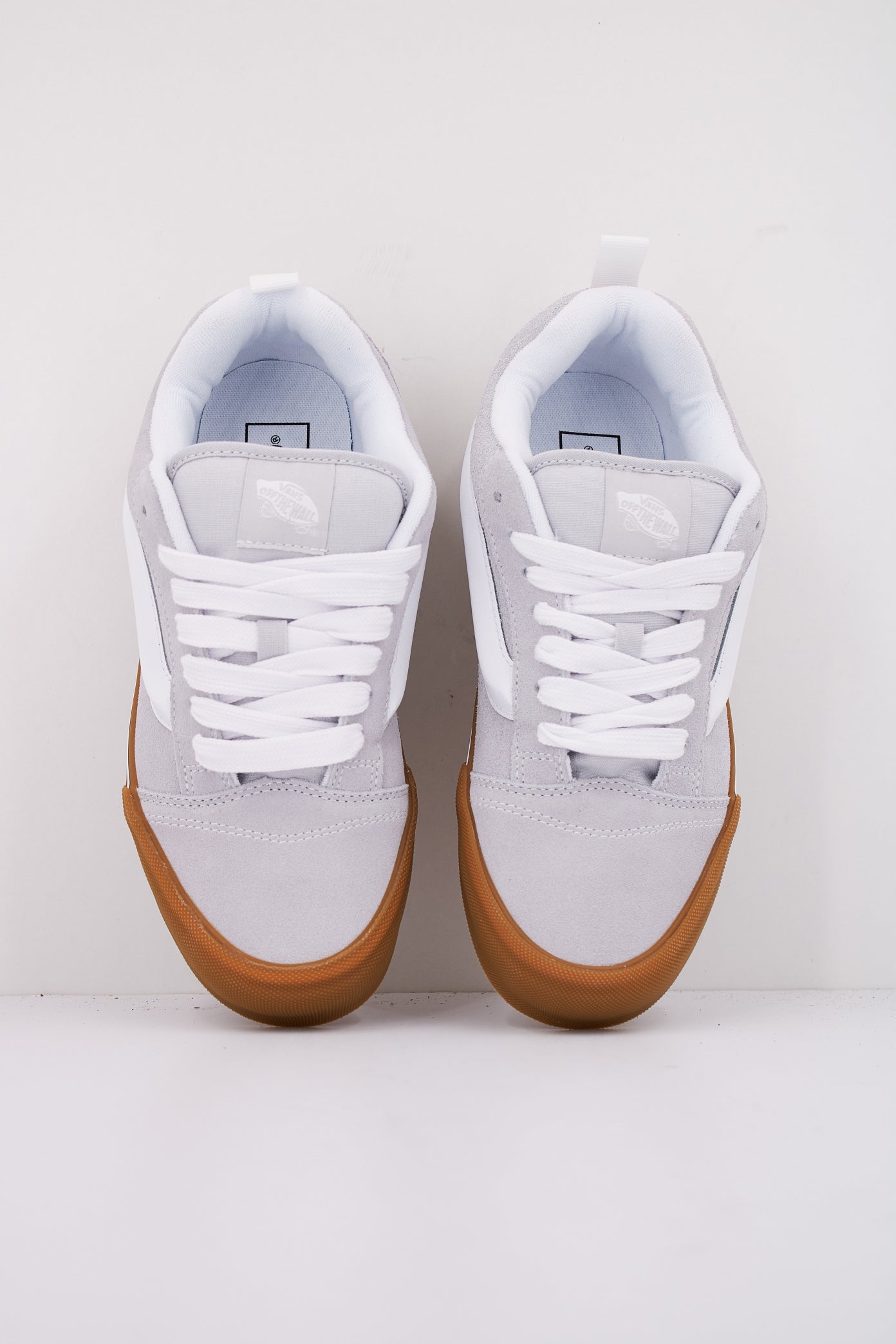 VANS KNU SKOOL en color GRIS (3)