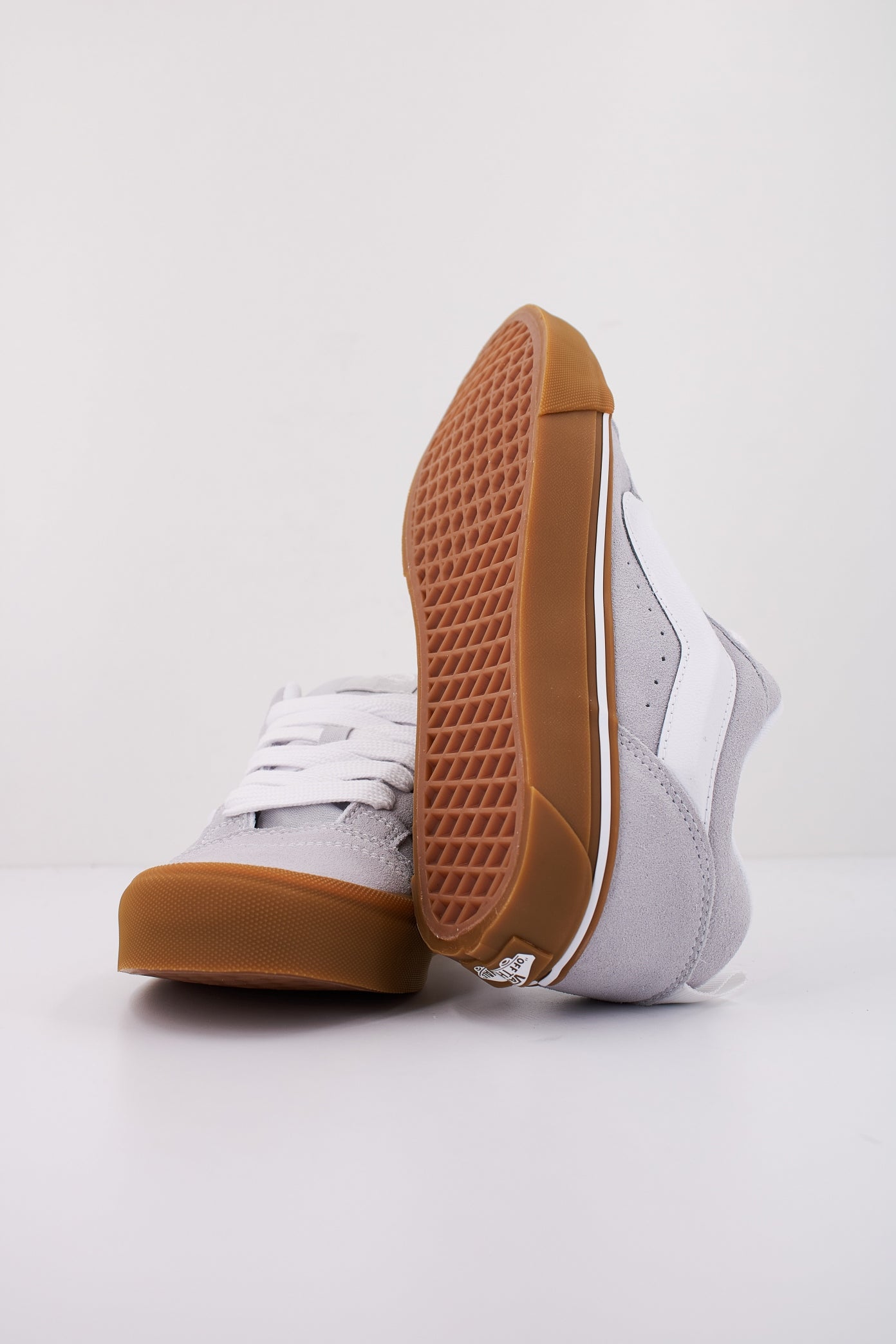 VANS KNU SKOOL en color GRIS (5)