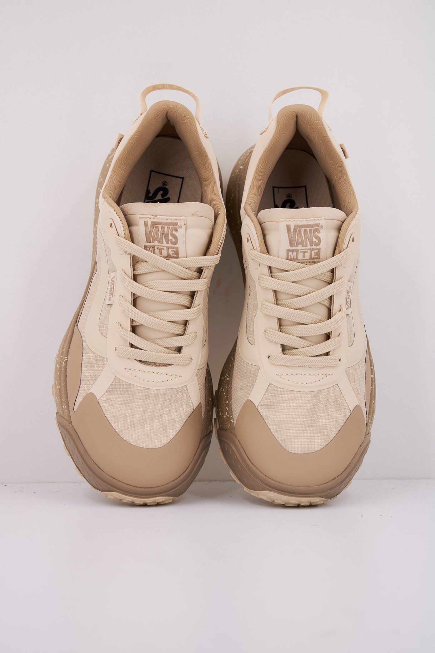 VANS MTE CROSSPATH en color BEIS (3)