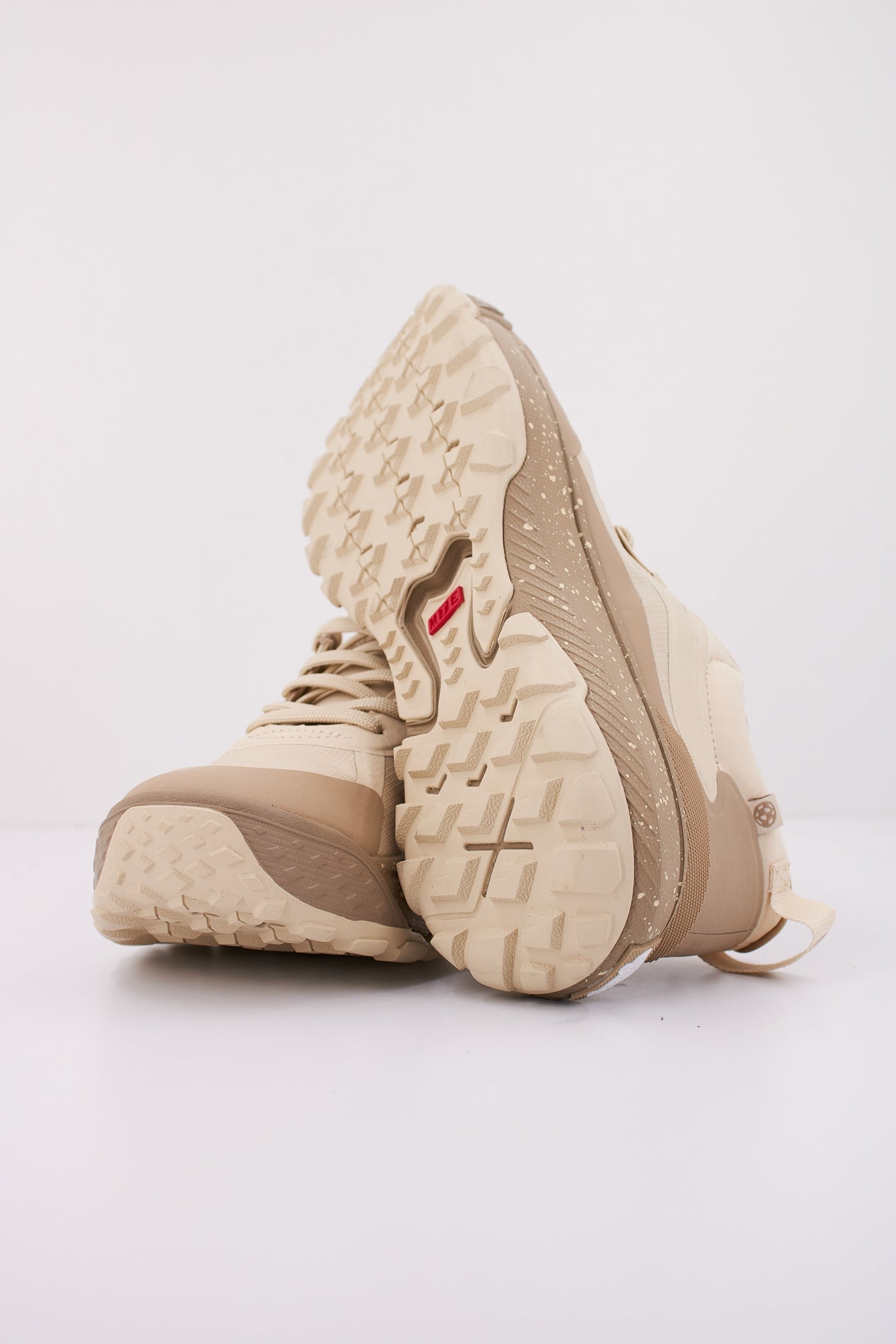 VANS MTE CROSSPATH en color BEIS (5)