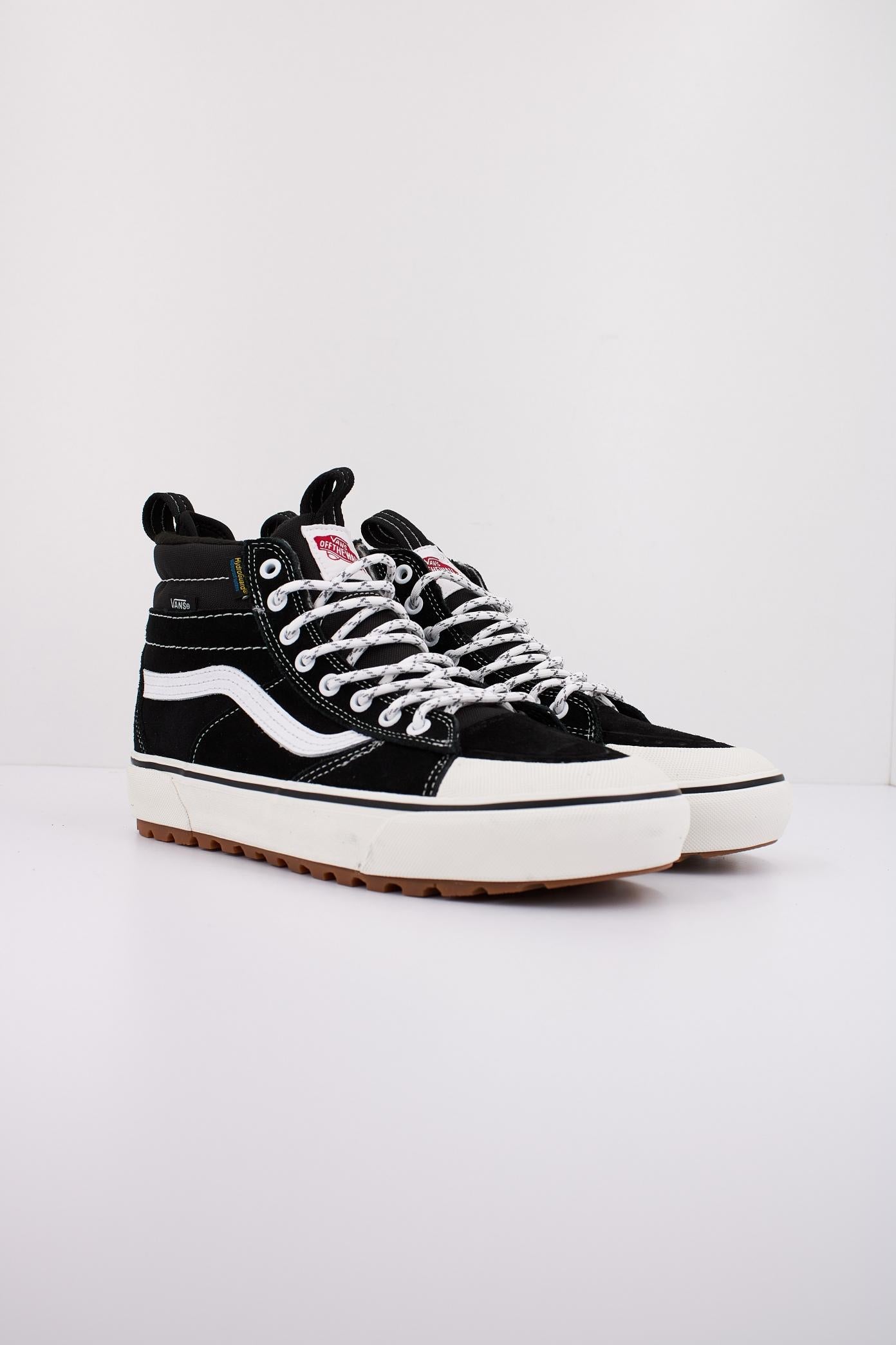 VANS MTE SK-HI WATERPROOF en color NEGRO (2)