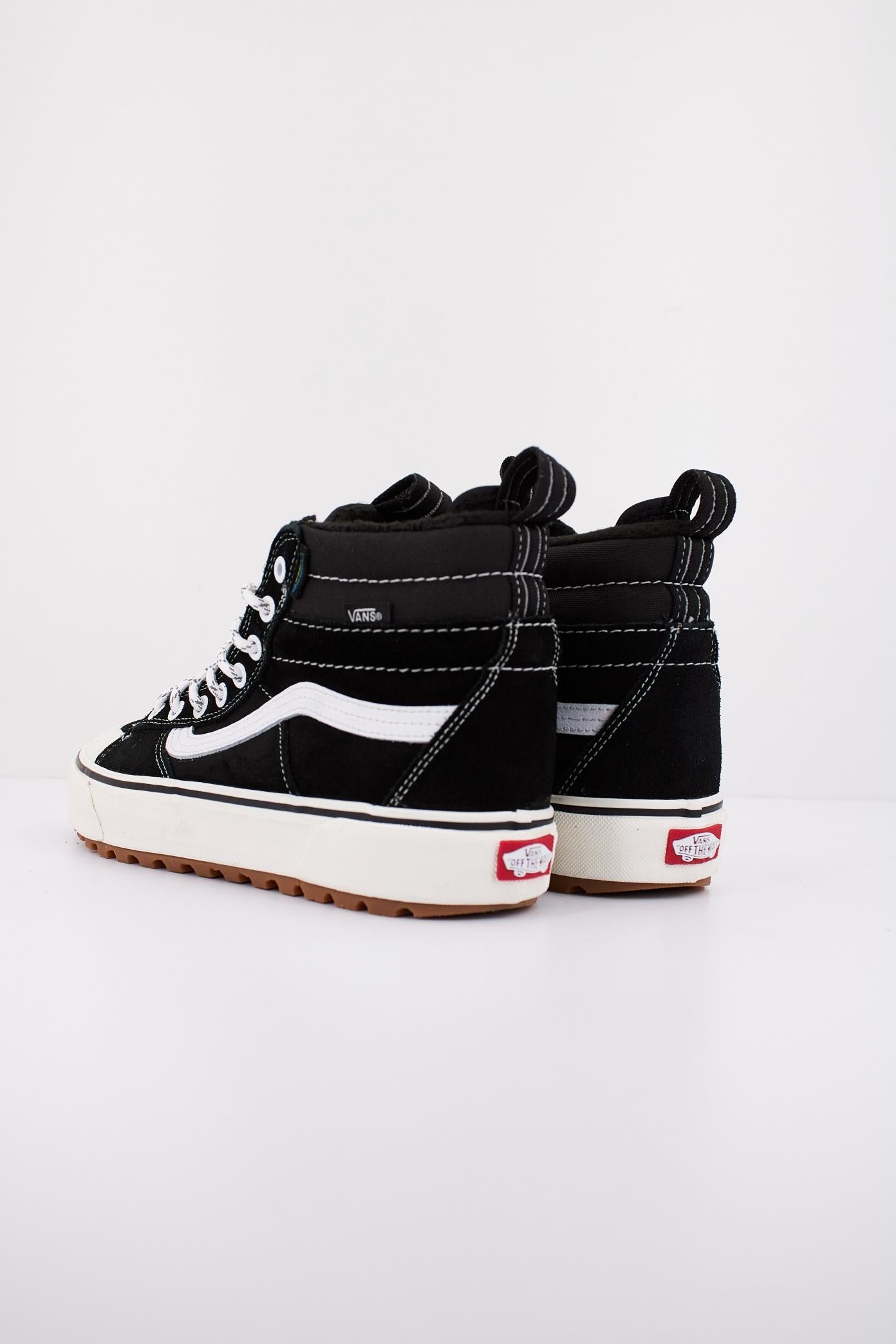 VANS MTE SK-HI WATERPROOF en color NEGRO (4)