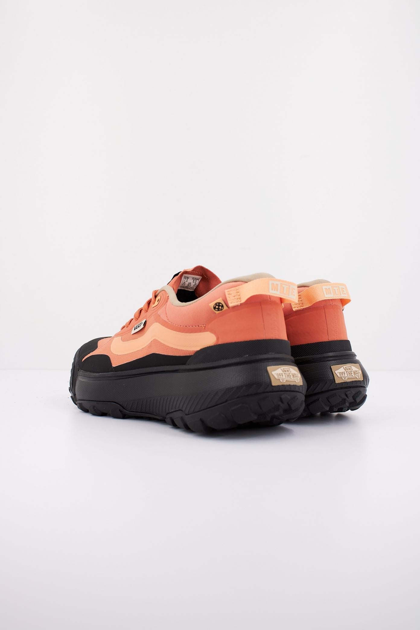 VANS MTE CROSSPATH en color NARANJA (4)