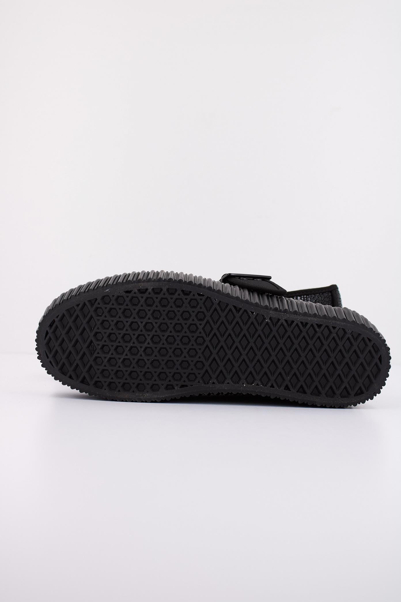 VANS MARY JANE CREEPER en color NEGRO (5)