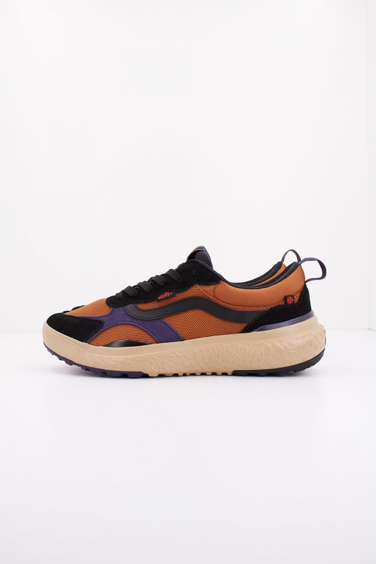 VANS MTE ULTRARANGE NEO VR en color MARRON (1)