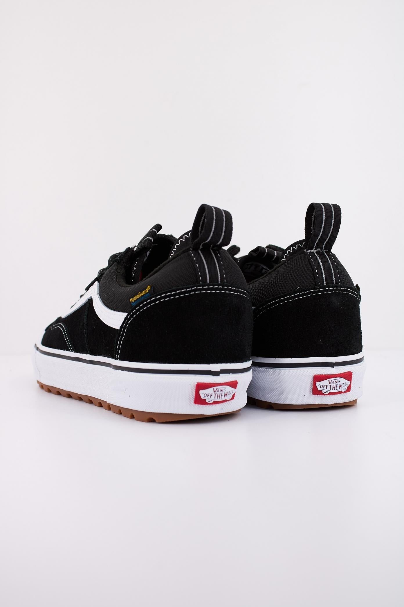 VANS MTE OLD SKOOL WATERPROOF en color NEGRO (4)