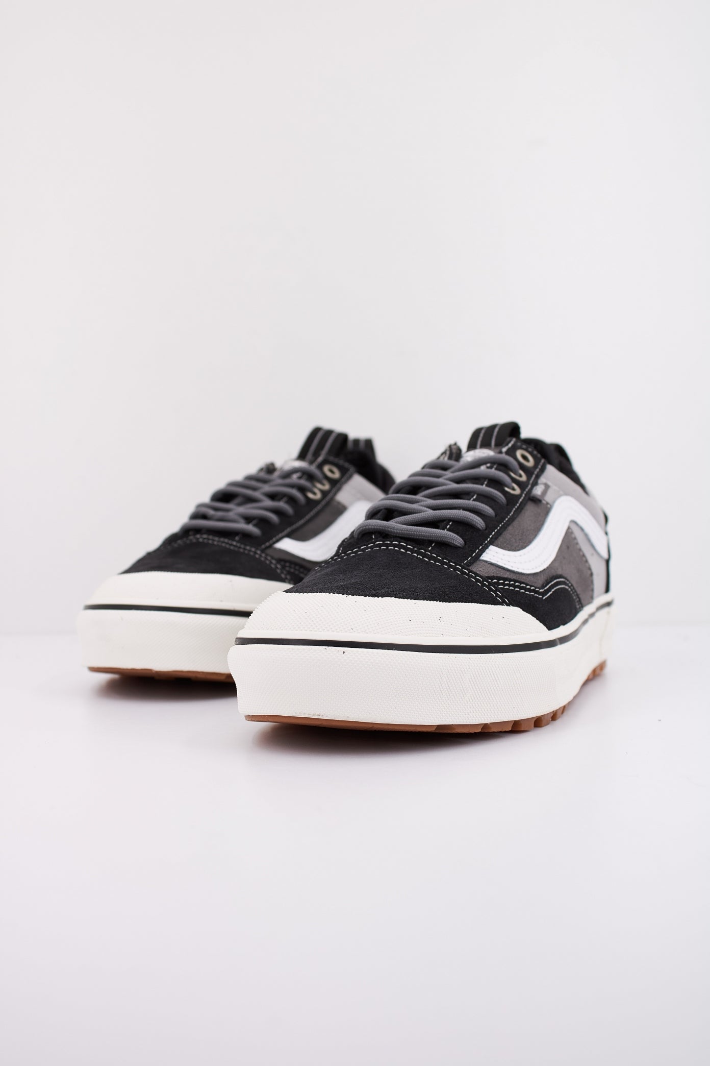 VANS MTE OLD SKOOL WATERPROOF en color GRIS (2)