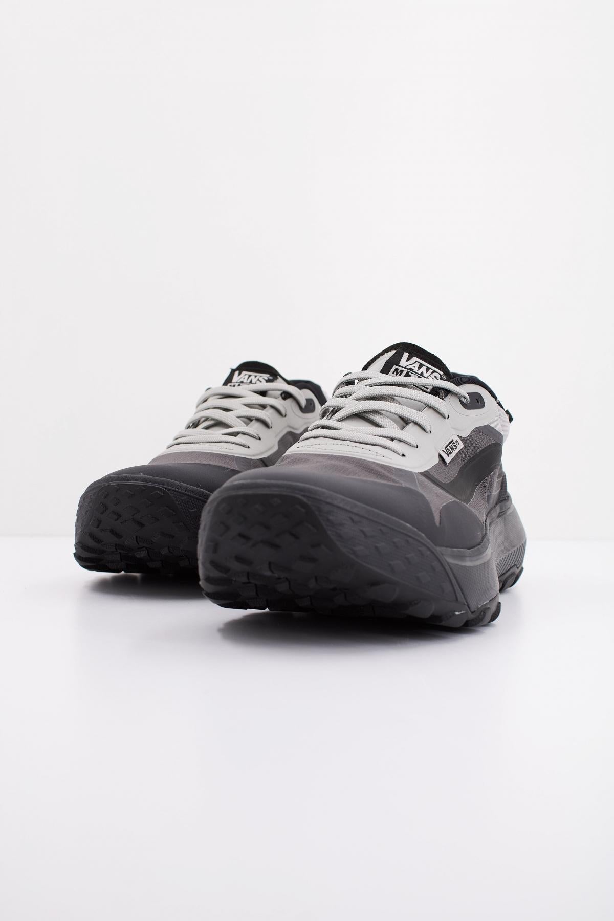 VANS MTE CROSSPATH en color GRIS (2)