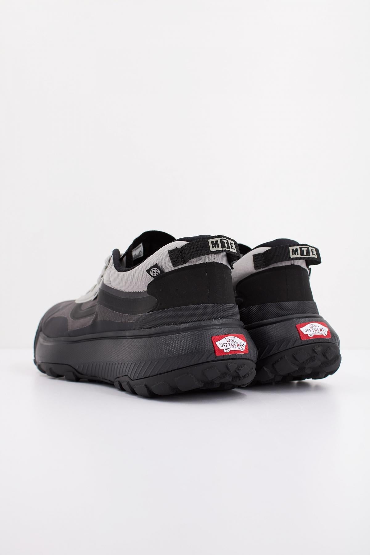 VANS MTE CROSSPATH en color GRIS (4)