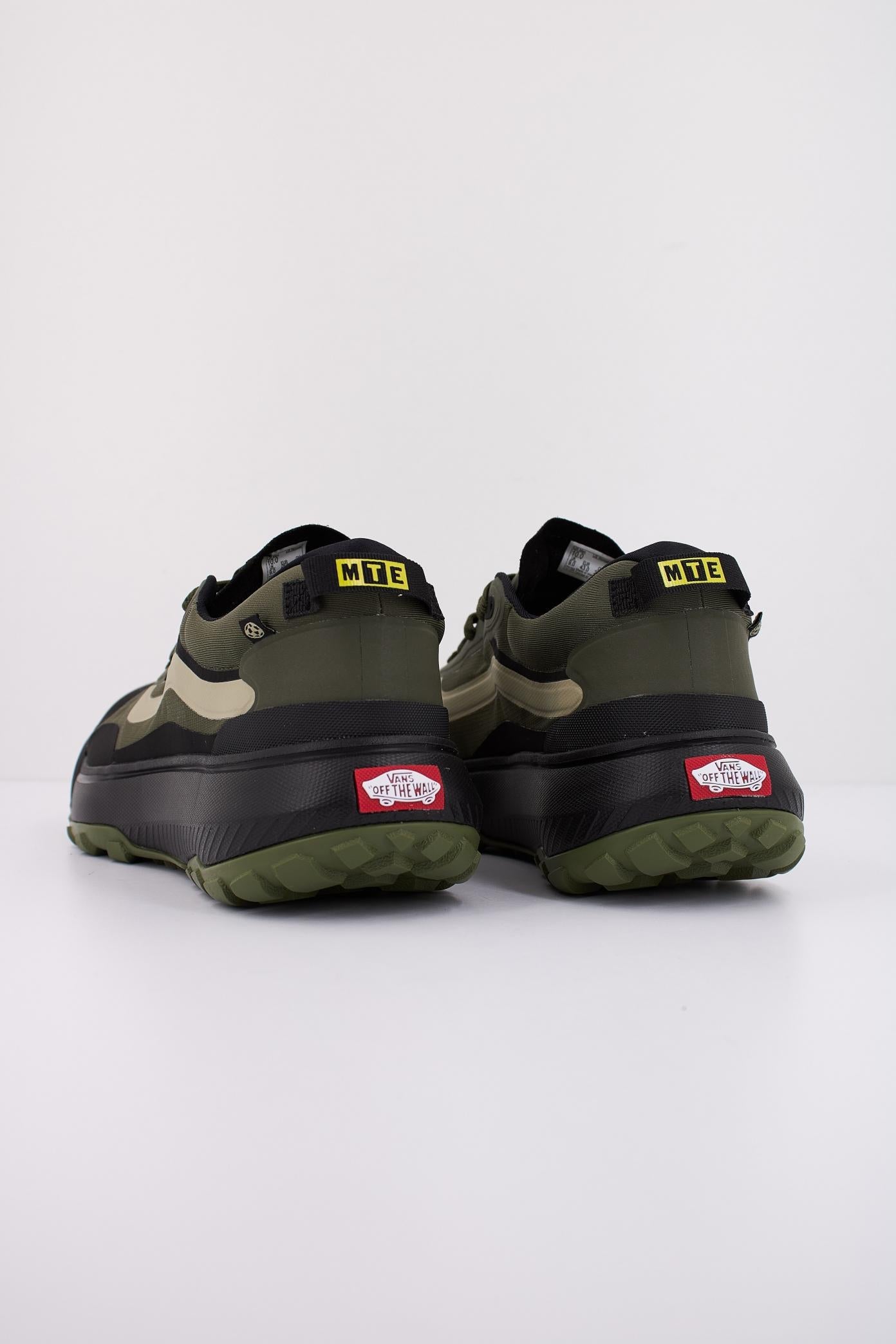 VANS MTE CROSSPATH en color VERDE (4)