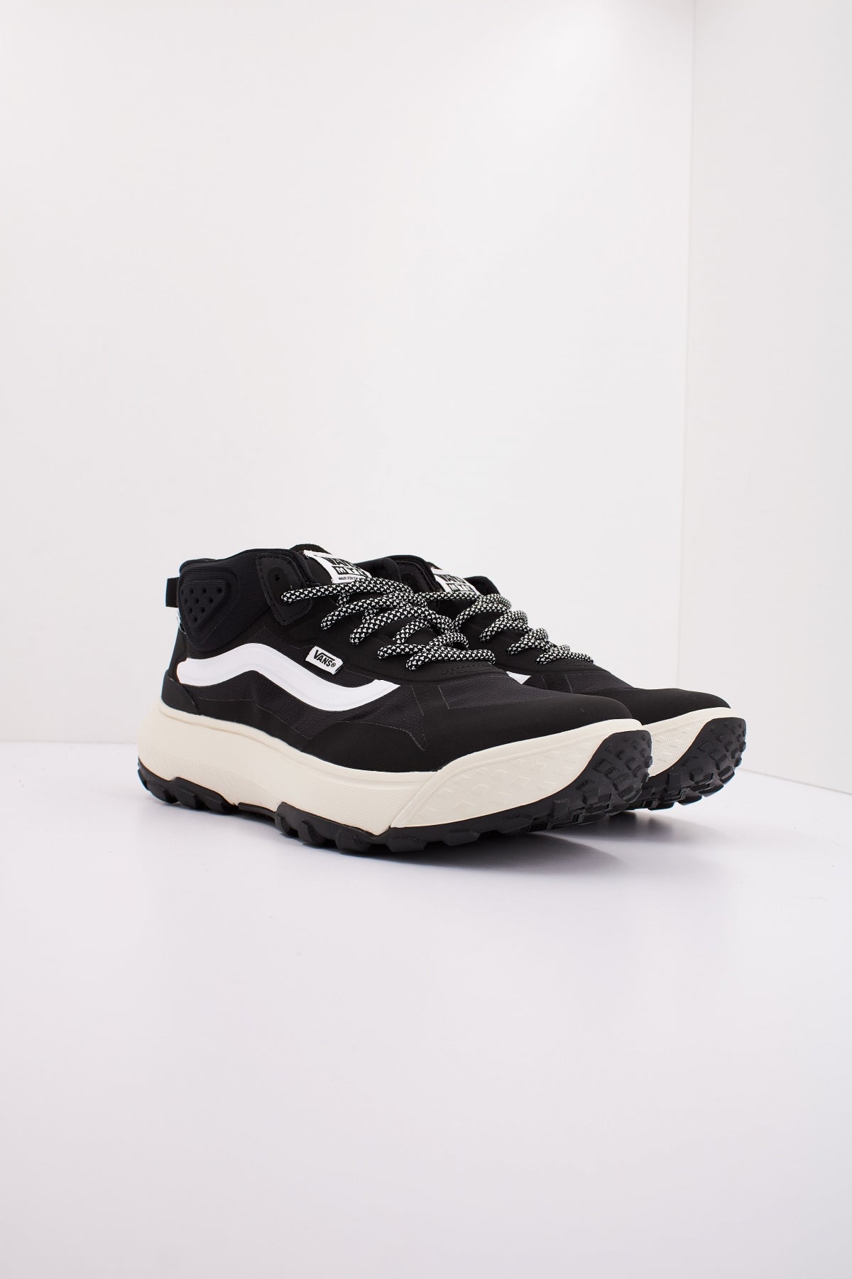 VANS MTE CROSSPATH MID en color NEGRO (2)