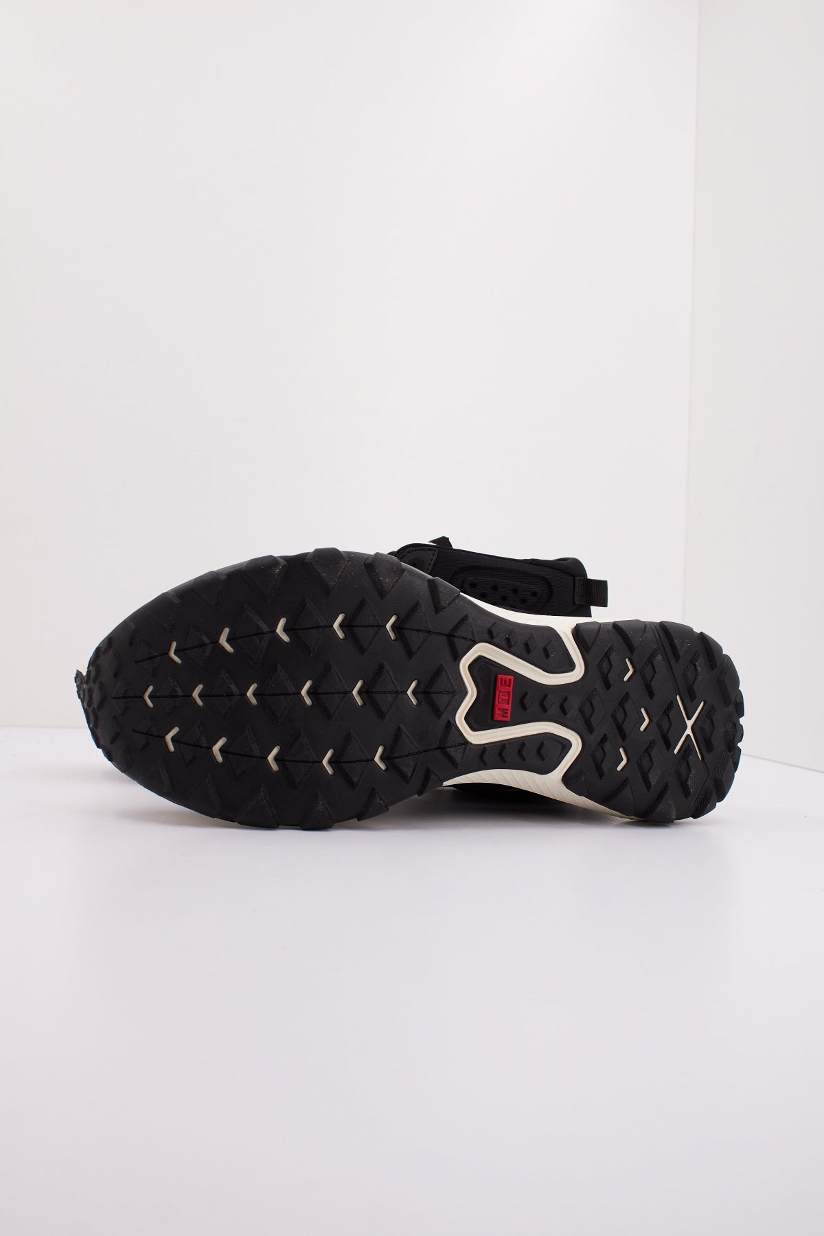 VANS MTE CROSSPATH MID en color NEGRO (5)