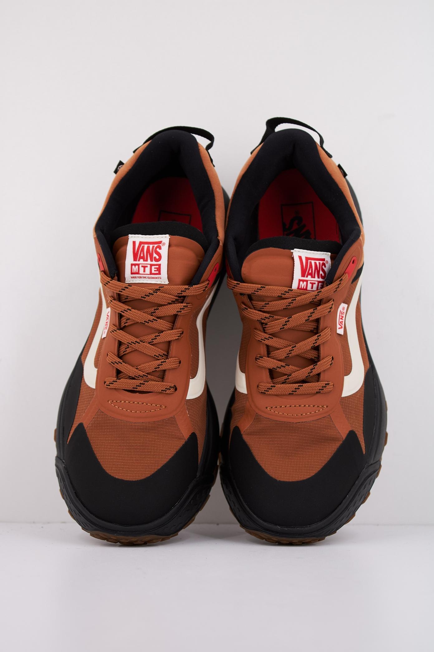 VANS MTE CROSSPATH en color MARRON (3)