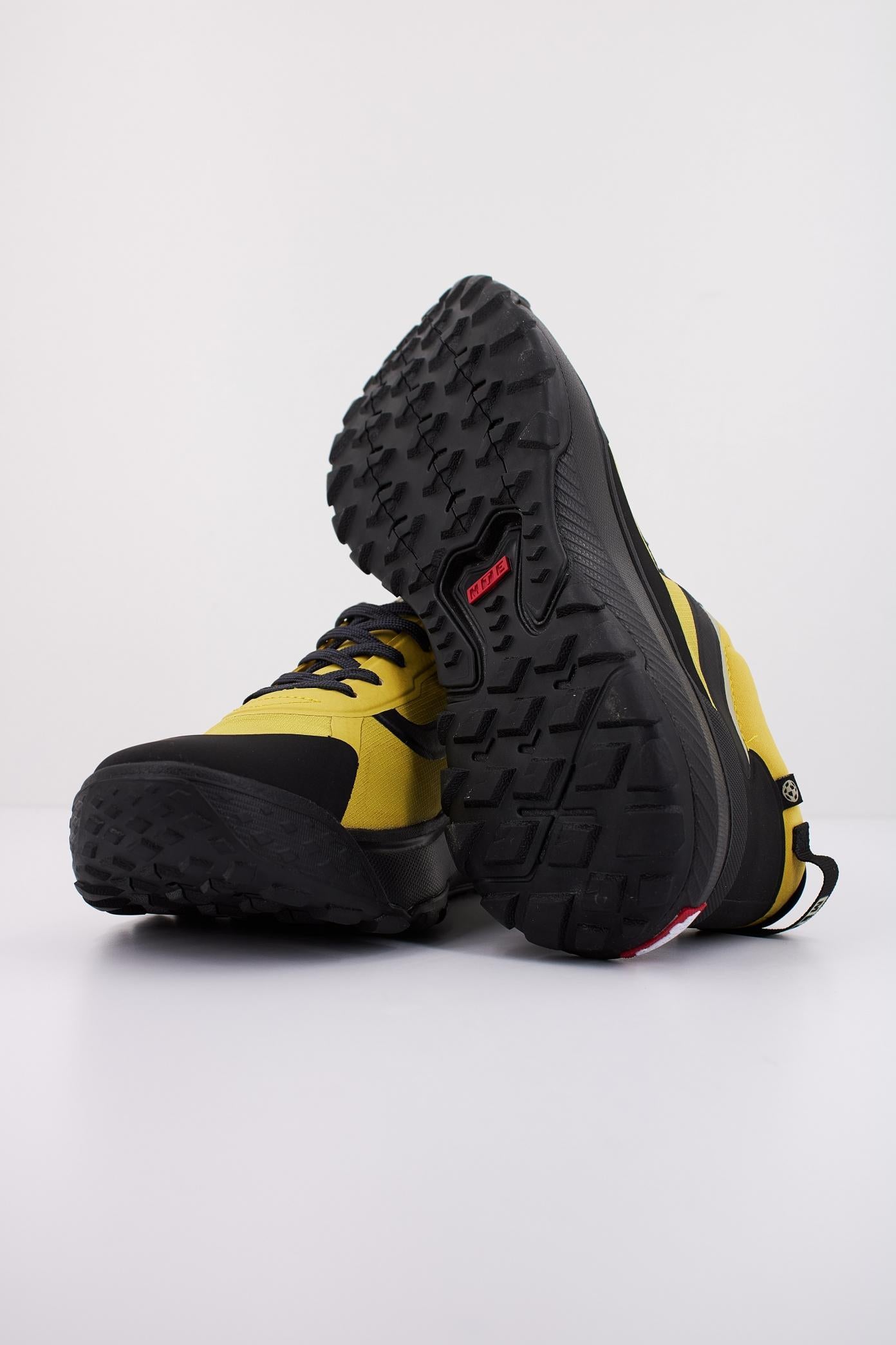 VANS MTE CROSSPATH en color AMARILLO (5)
