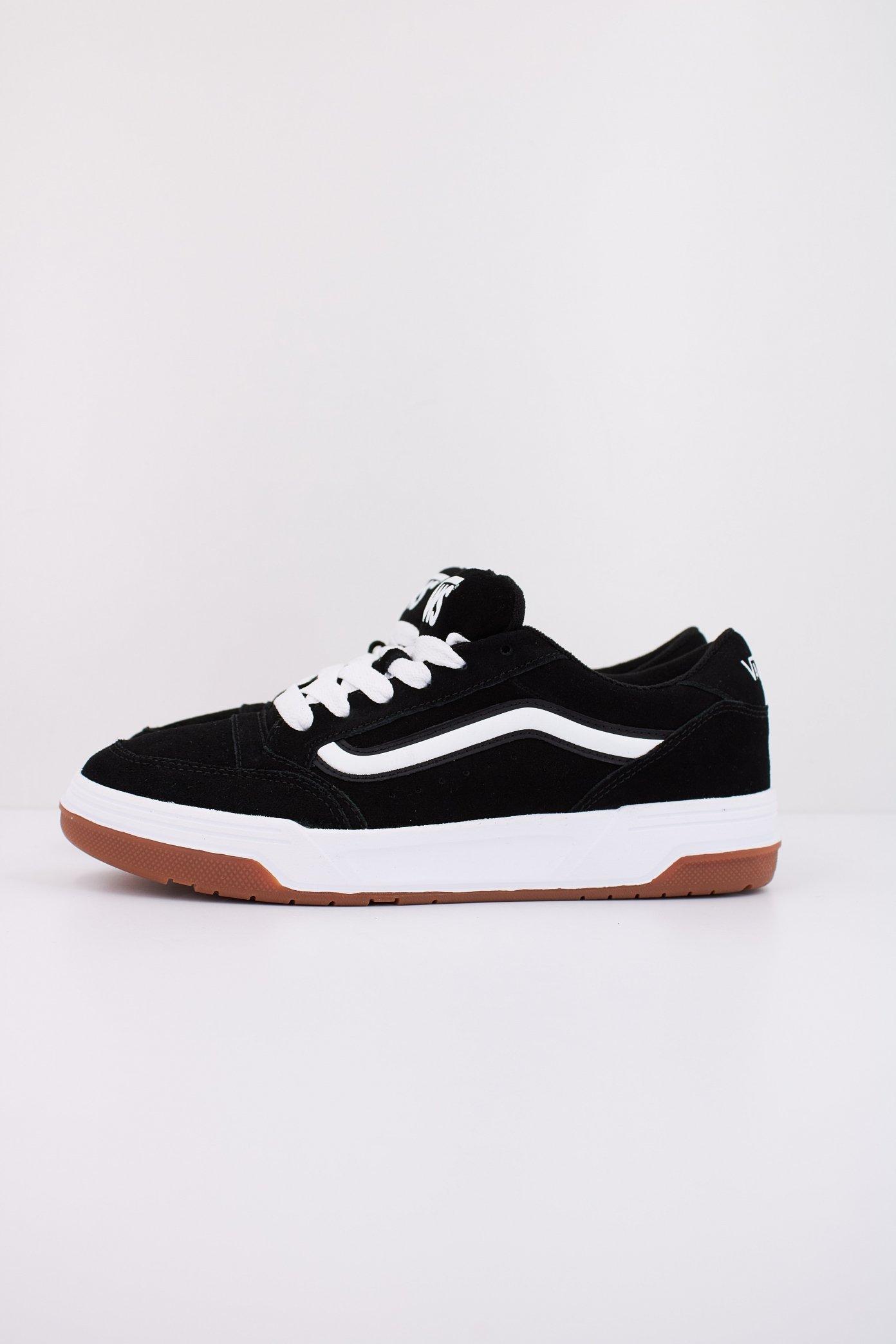 VANS HYLANE en color NEGRO (1)
