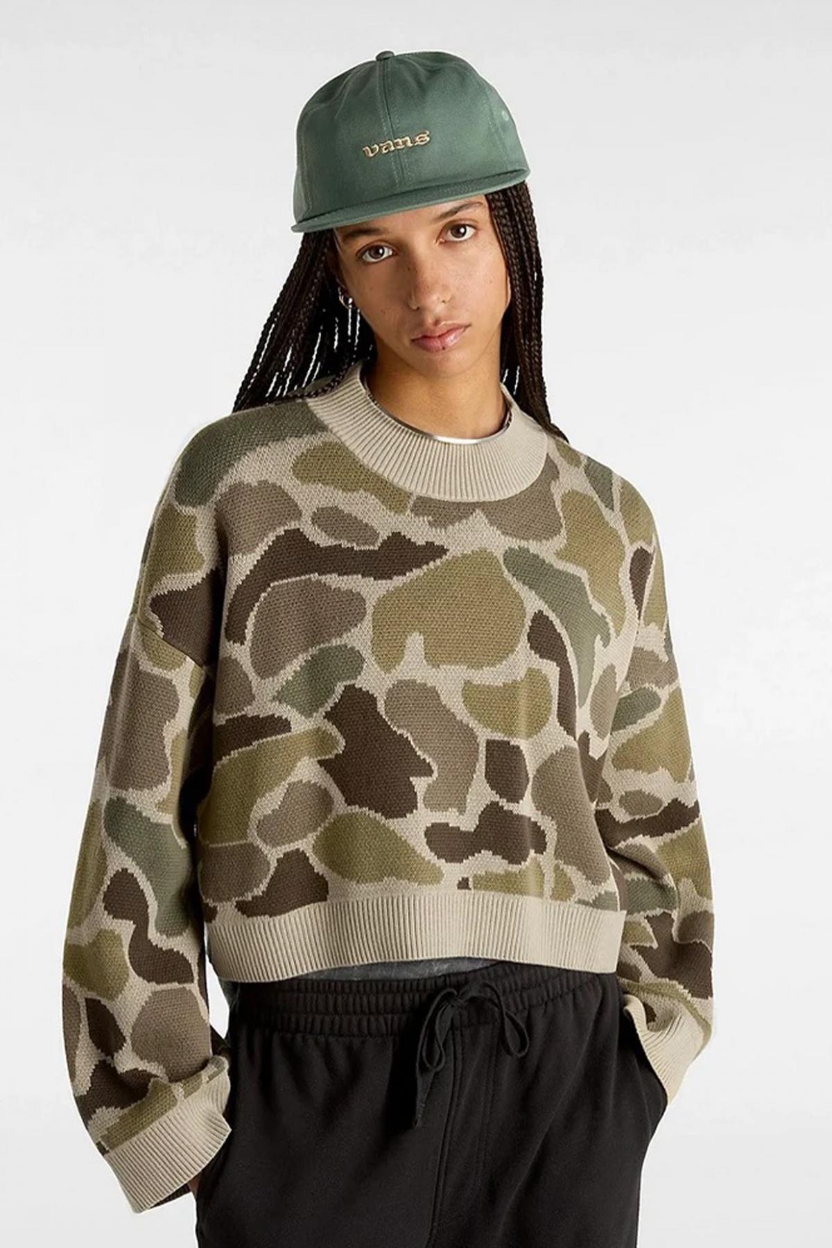 VANS CAMMILE CAMO PULLOVER en color VERDE (1)