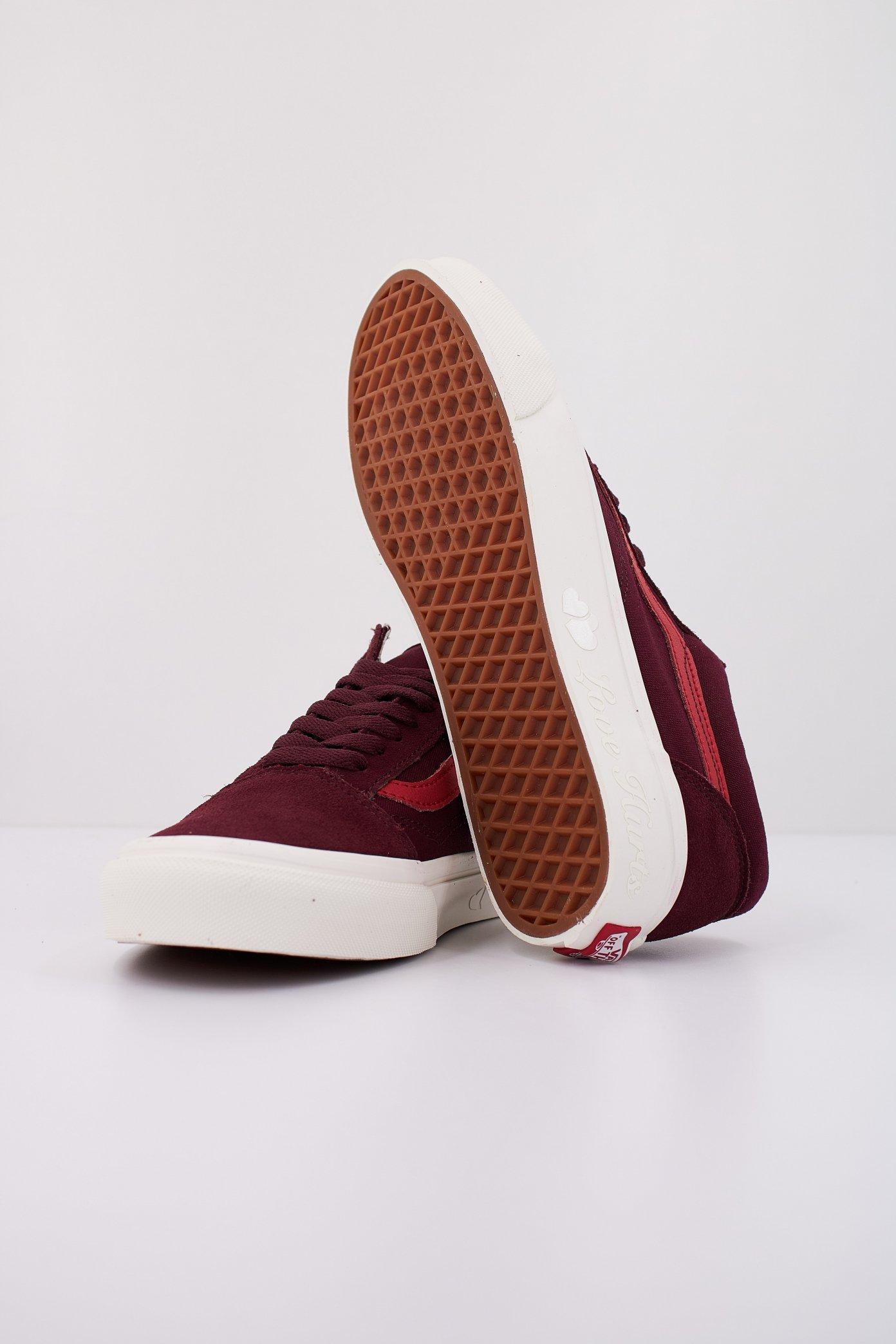 VANS UA OLD SKOOL en color BURDEOS (5)