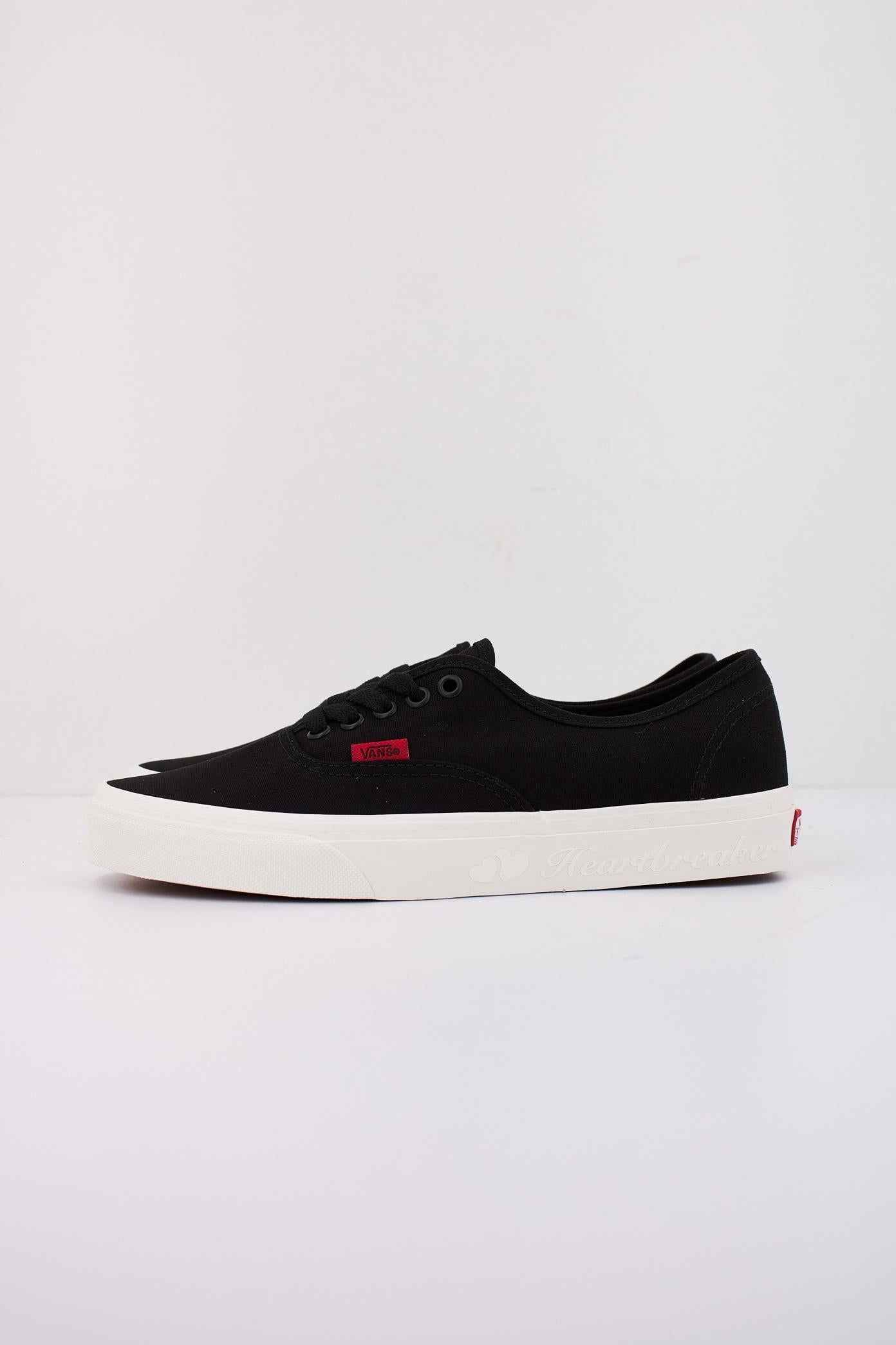 VANS AUTHENTIC en color NEGRO (1)