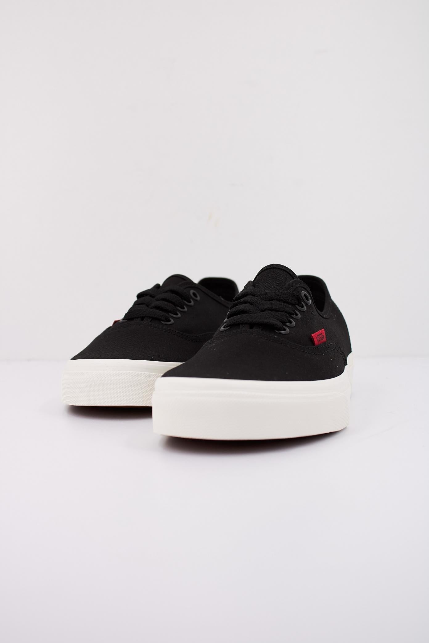 VANS AUTHENTIC en color NEGRO (2)