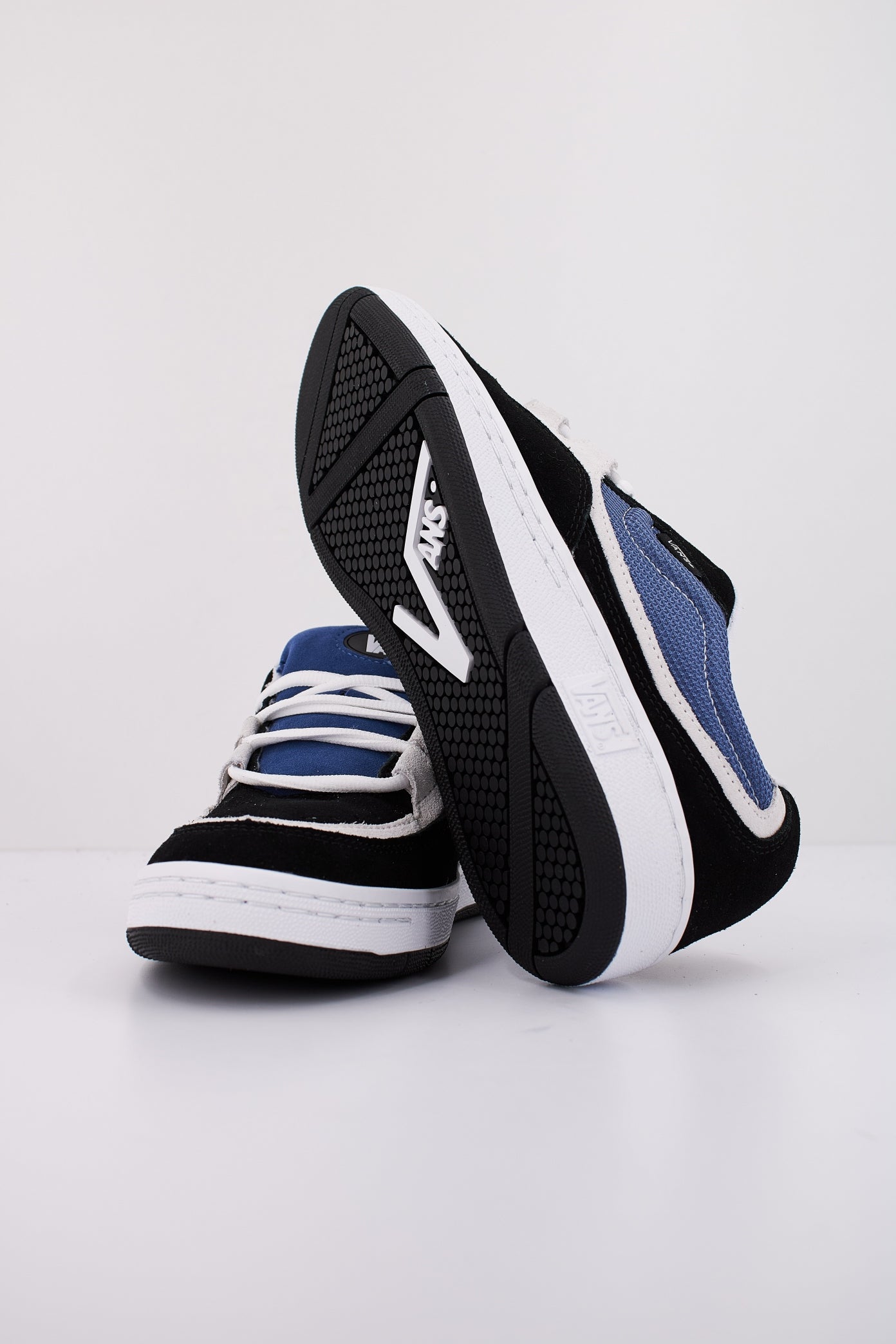 VANS SPEED LS en color NEGRO (5)