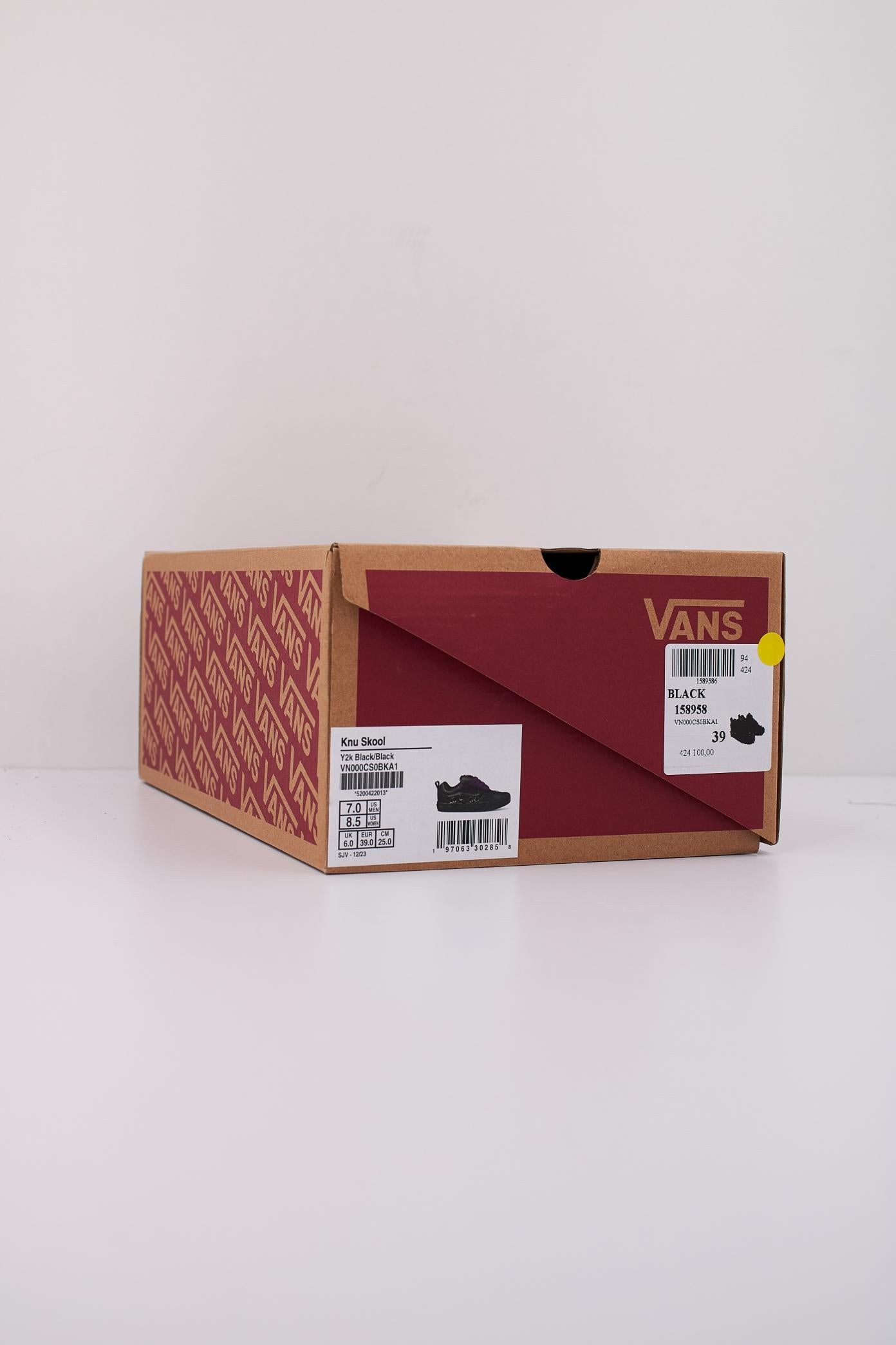 VANS KNU SKOOL YK en color NEGRO (6)