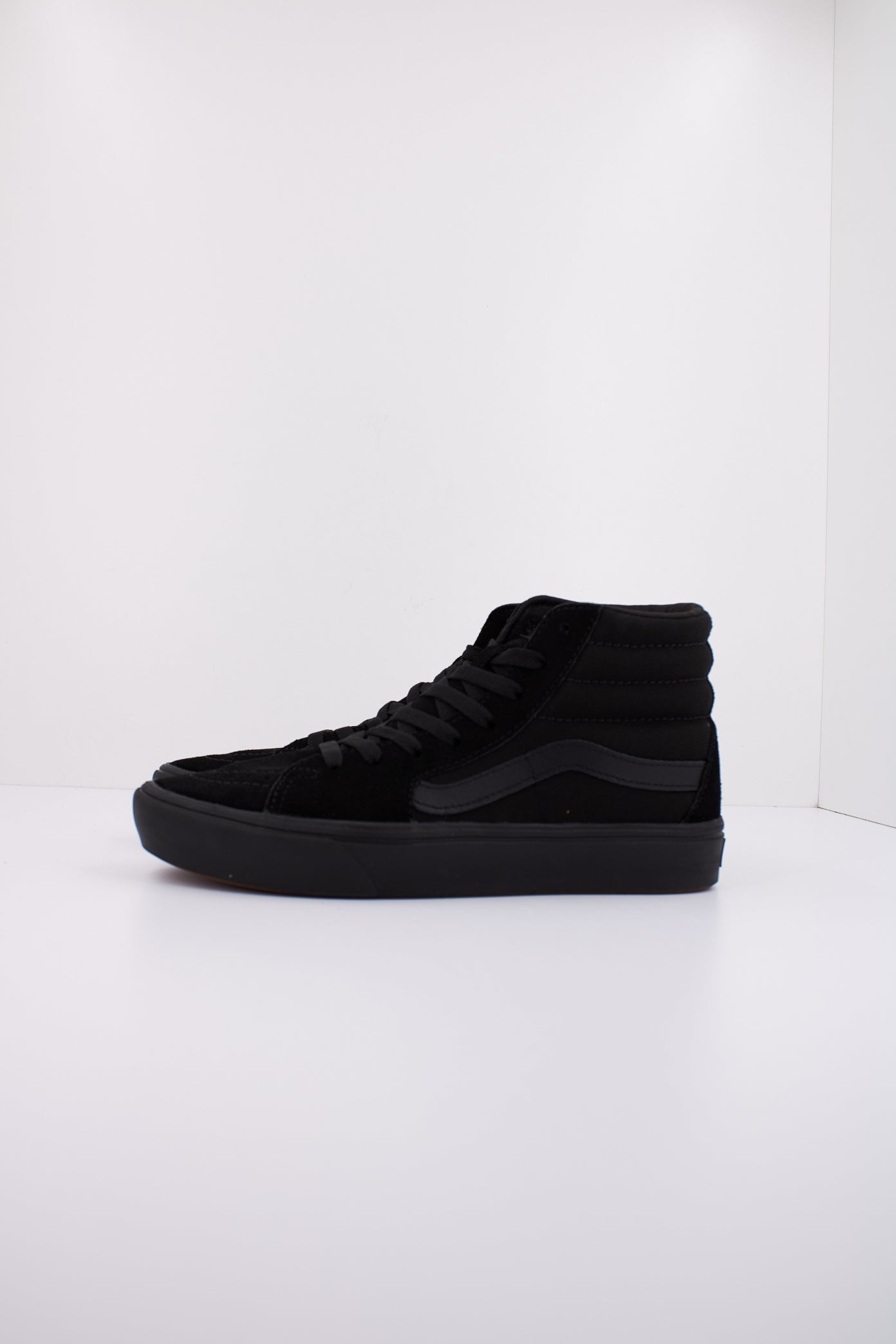 VANS COMFYCUSH SK-HI en color NEGRO (1)