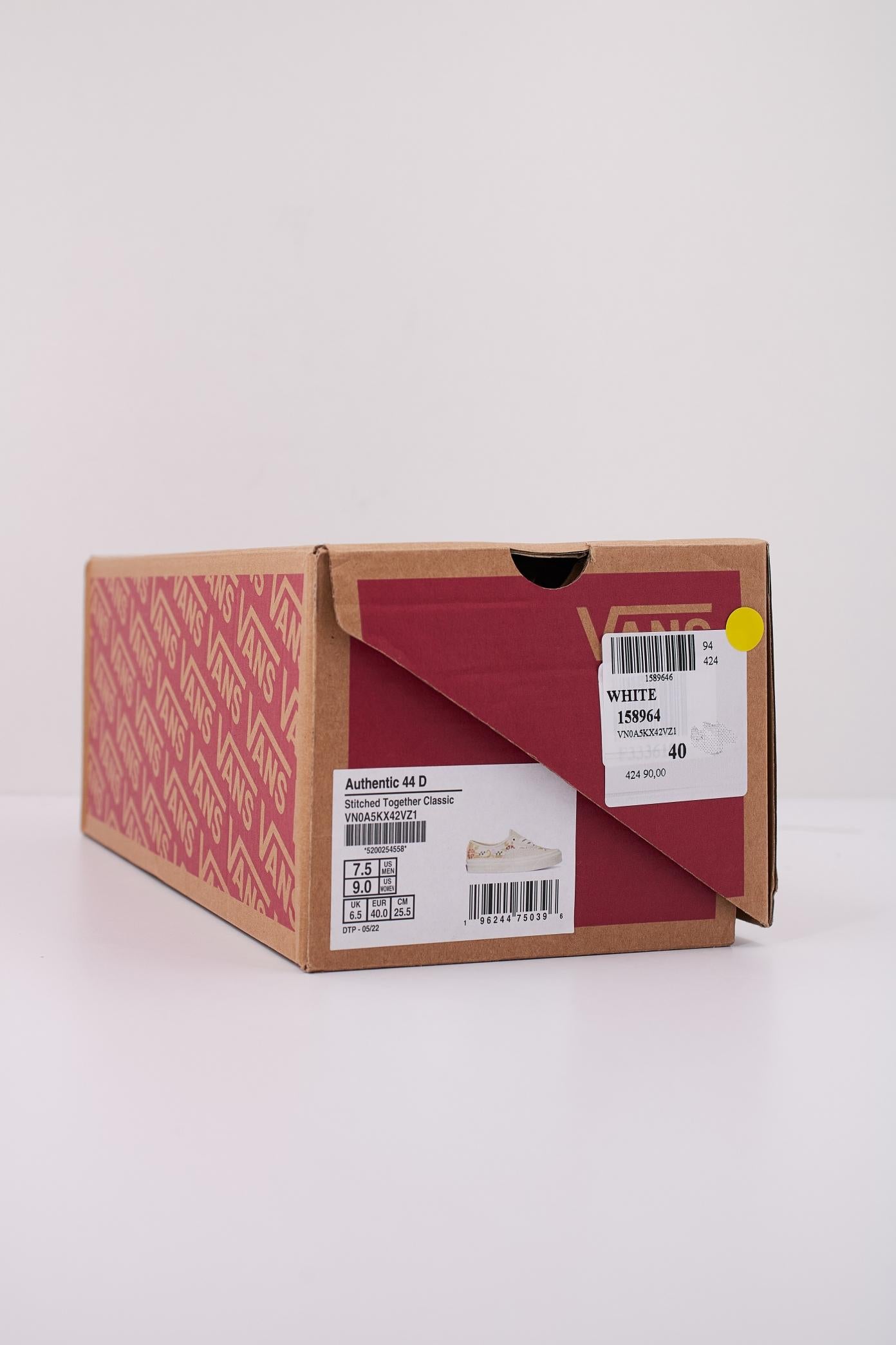 VANS UA AUTHENTIC DX STI en color BLANCO (6)
