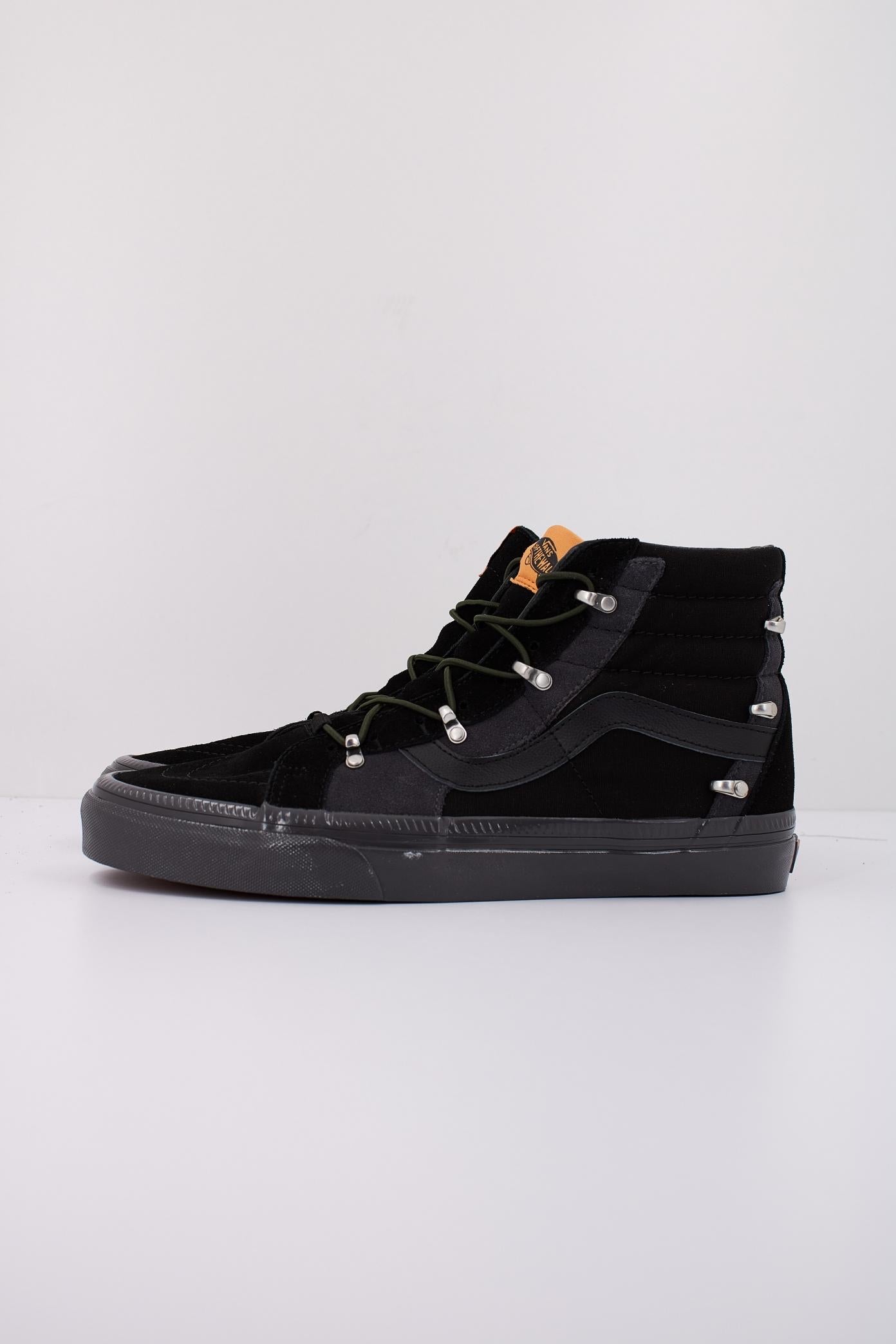 VANS SK-HI ECHO DX en color NEGRO (1)