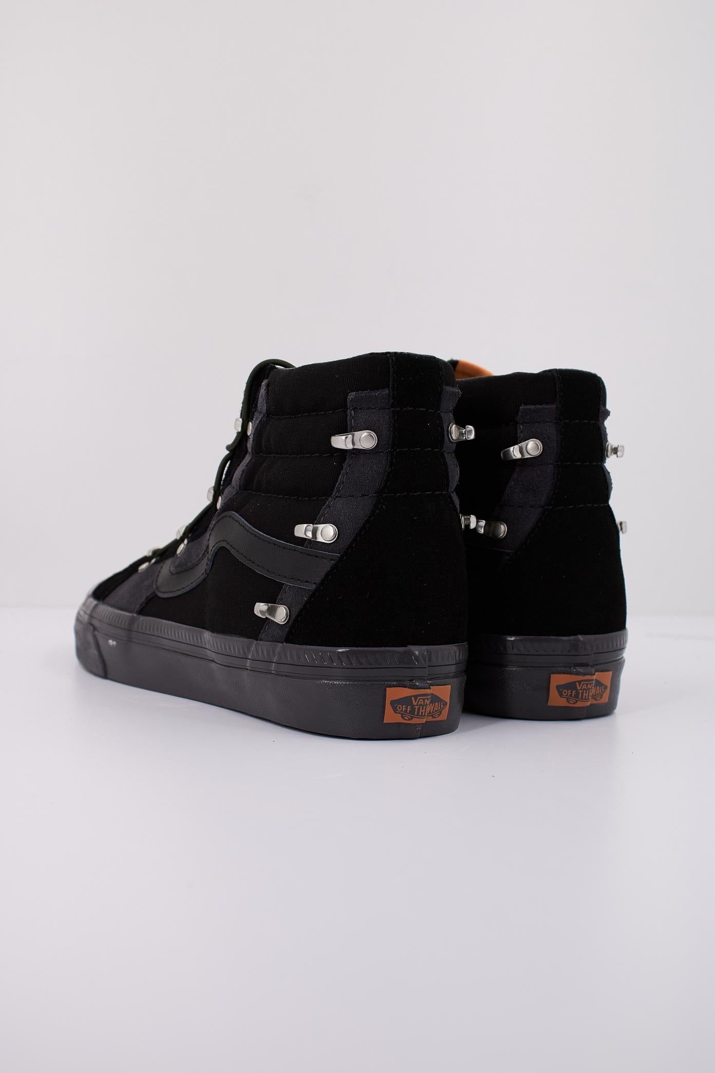 VANS SK-HI ECHO DX en color NEGRO (4)