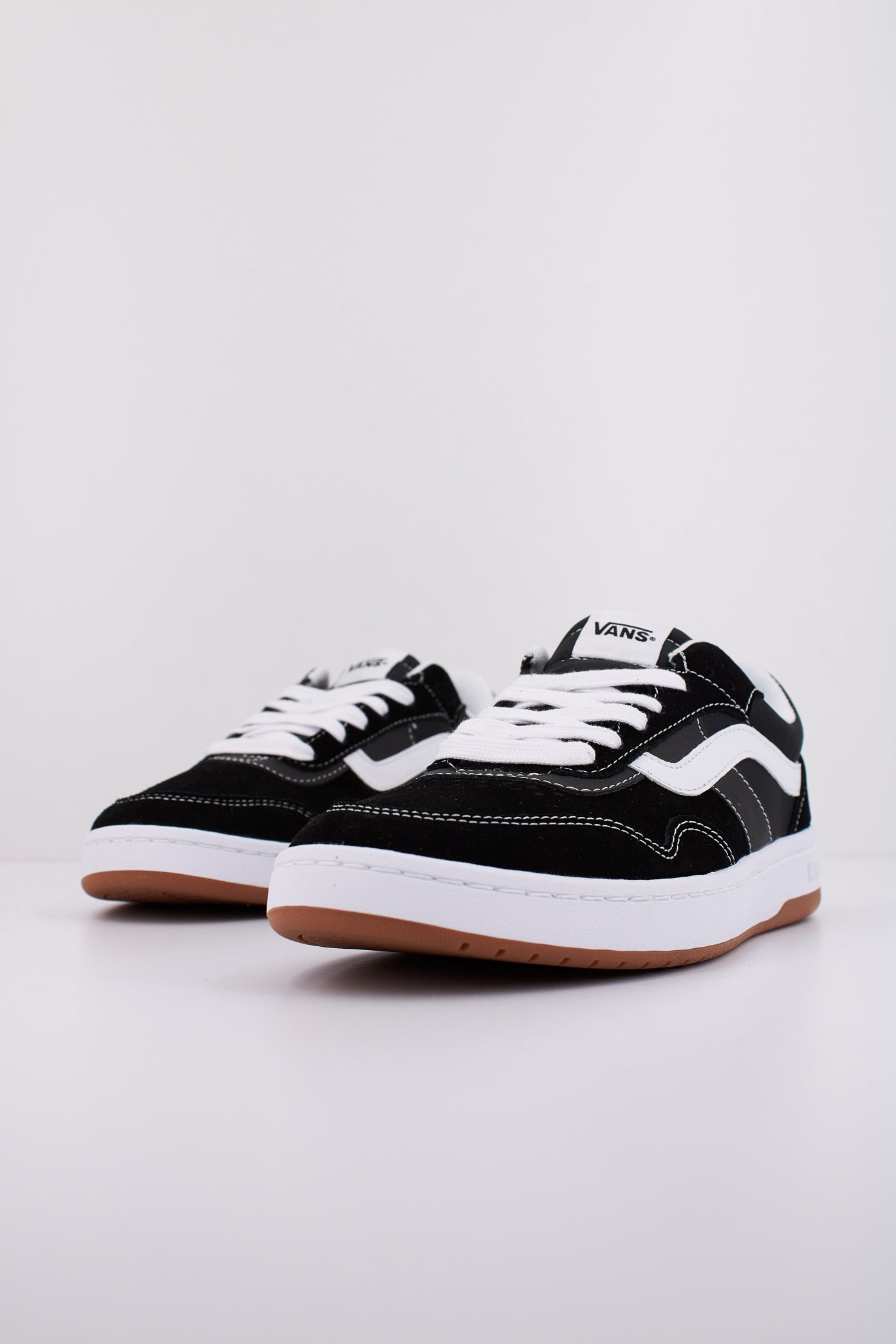 VANS CRUZE . en color NEGRO (2)