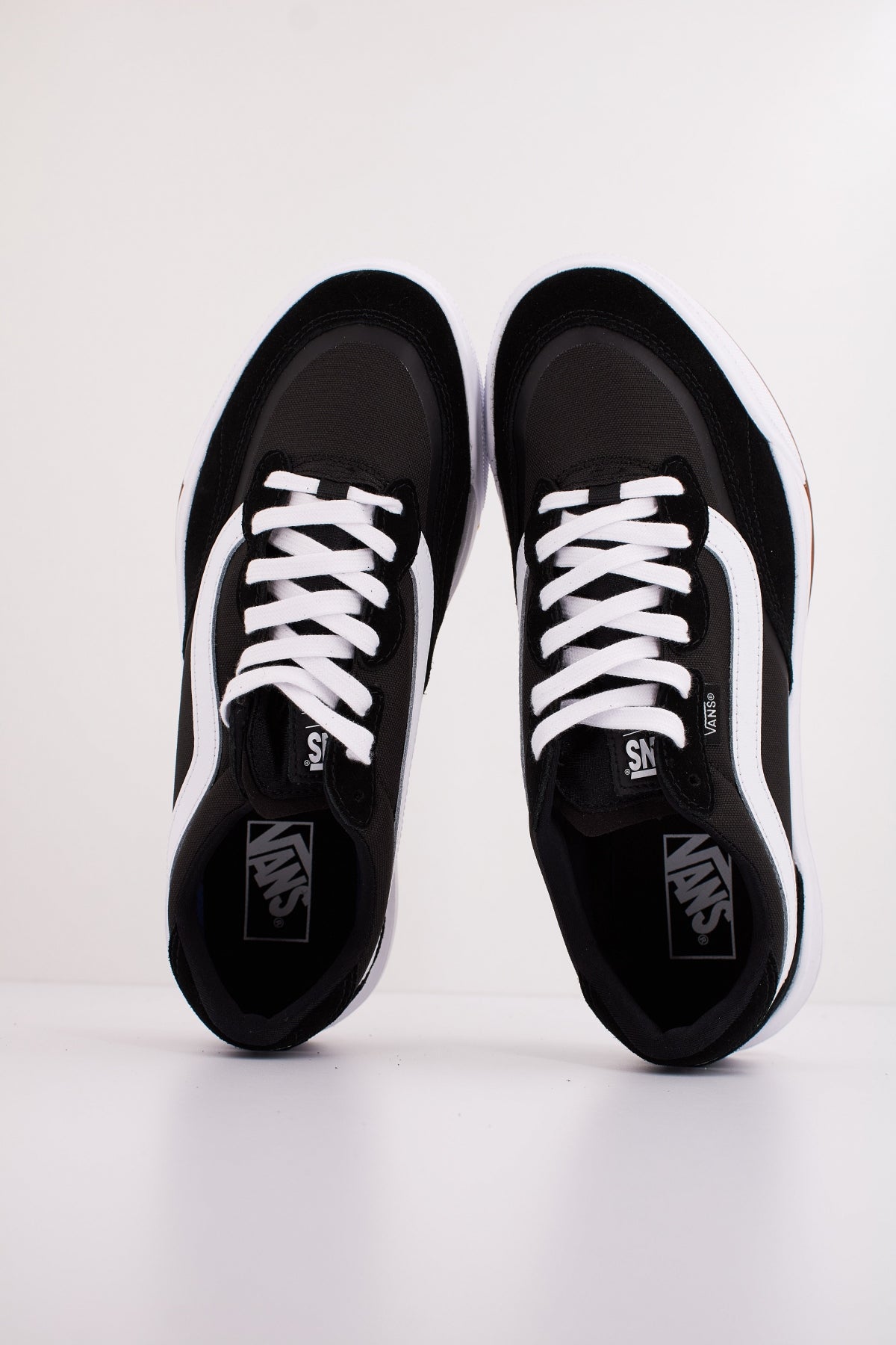 VANS MTE ULTRARANGE . SE en color NEGRO (3)