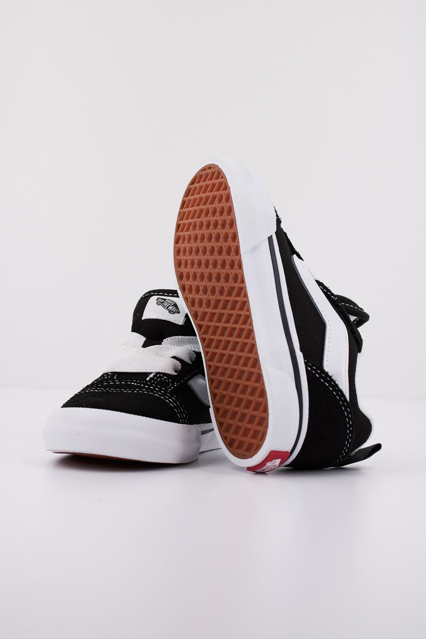 VANS KNU SKOOL ELASTIC en color NEGRO (5)