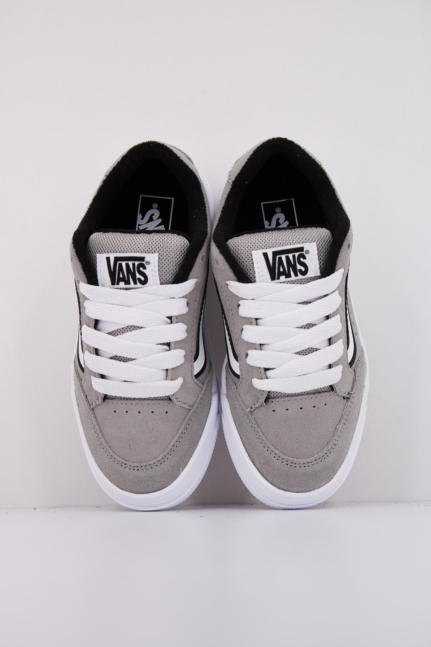 VANS HYLANE en color GRIS (3)