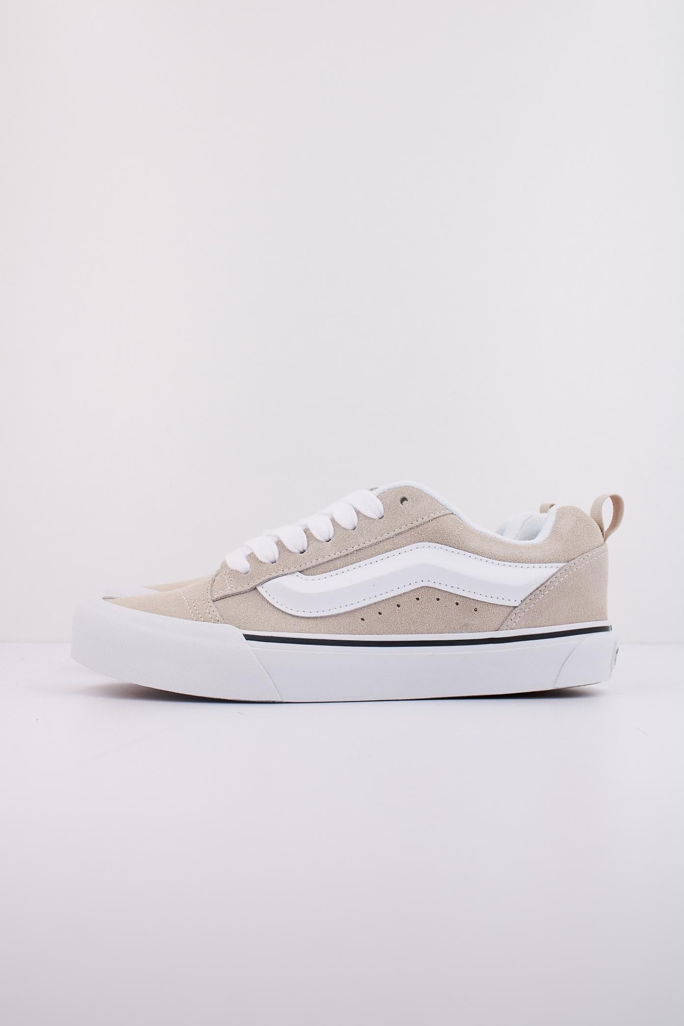 VANS KNU SKOOL en color MARRON CLARO (1)