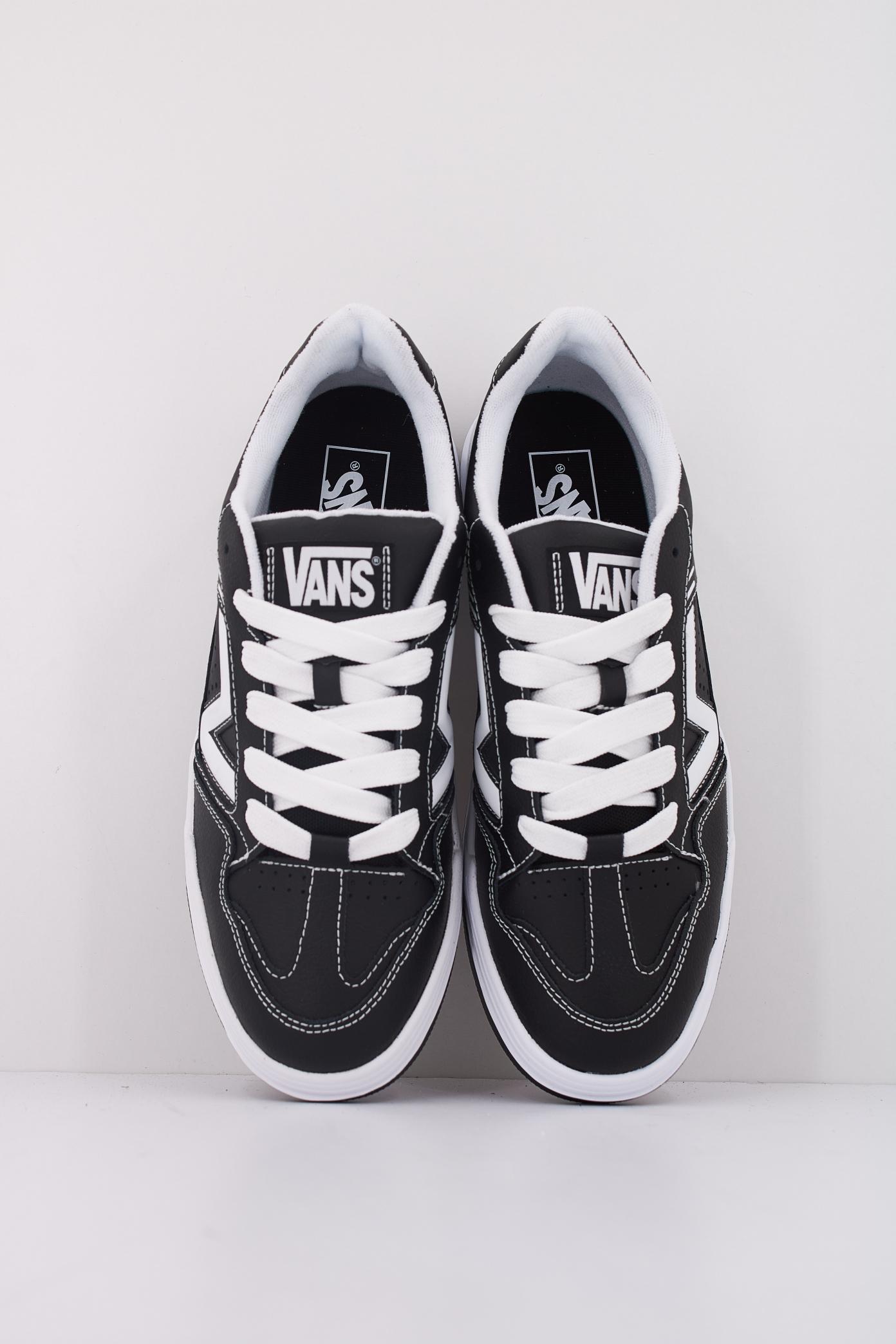 VANS UPLAND en color NEGRO (3)