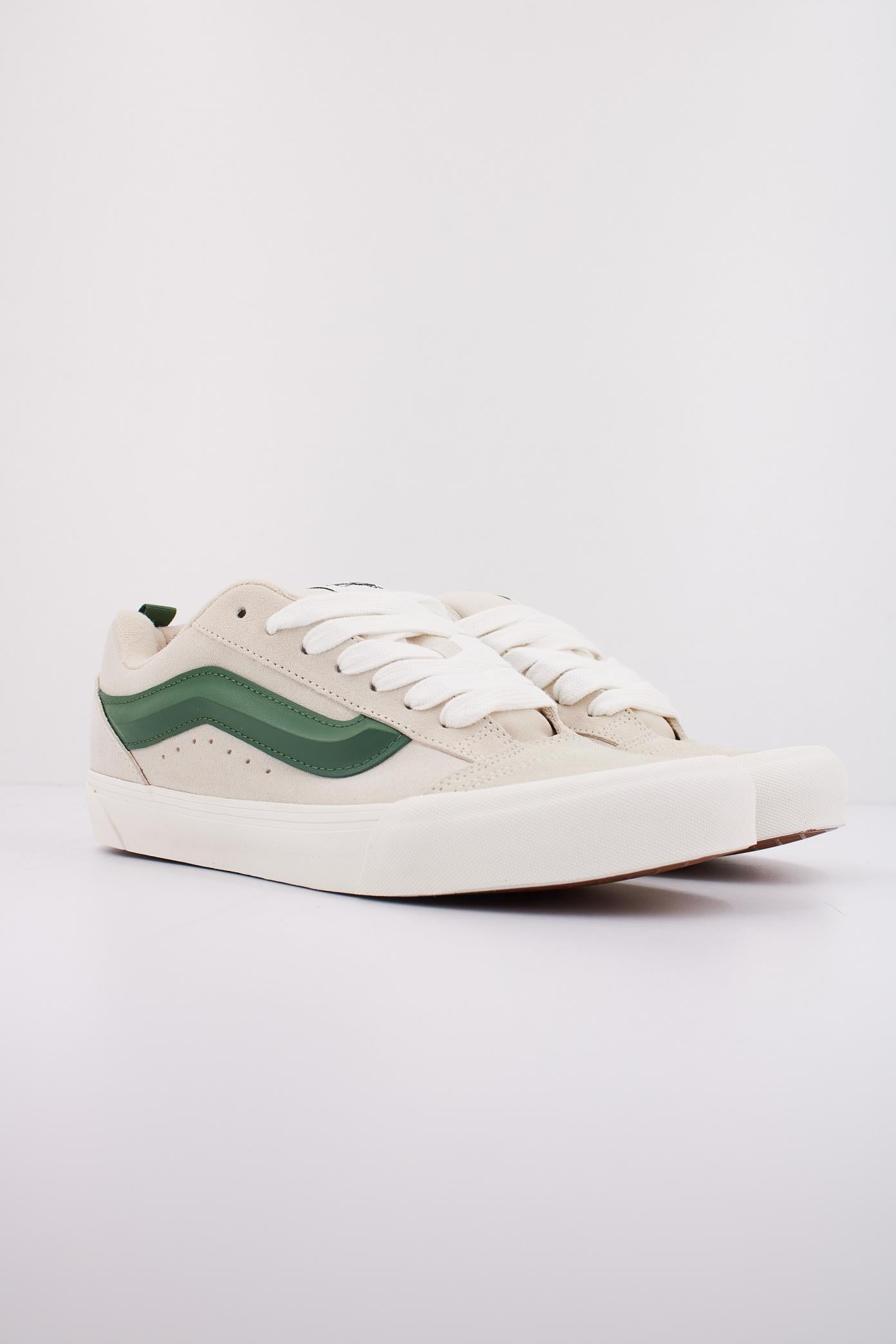 VANS KNU SKOOL en color MARRON CLARO (2)