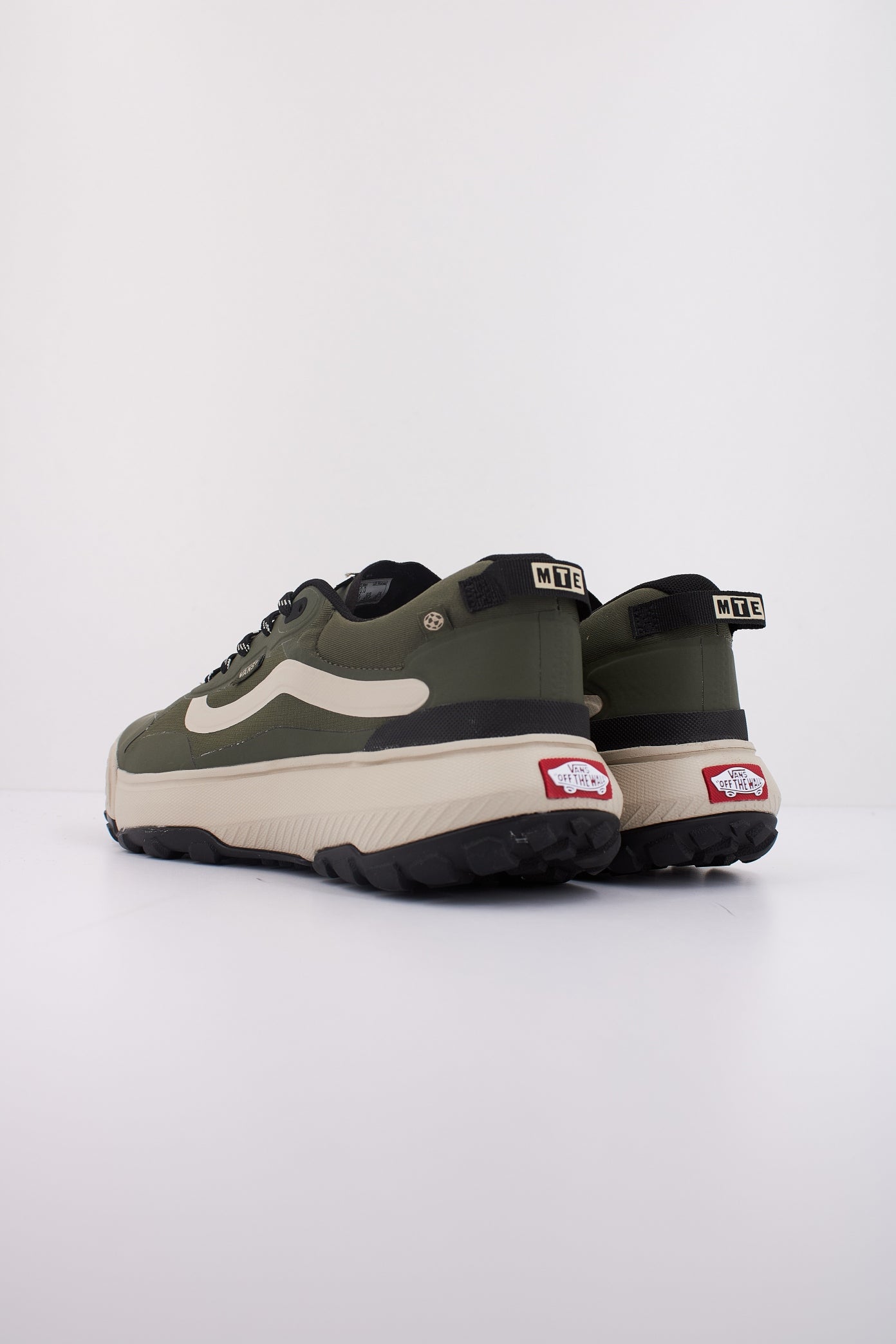 VANS MTE CROSSPATH en color VERDE (4)