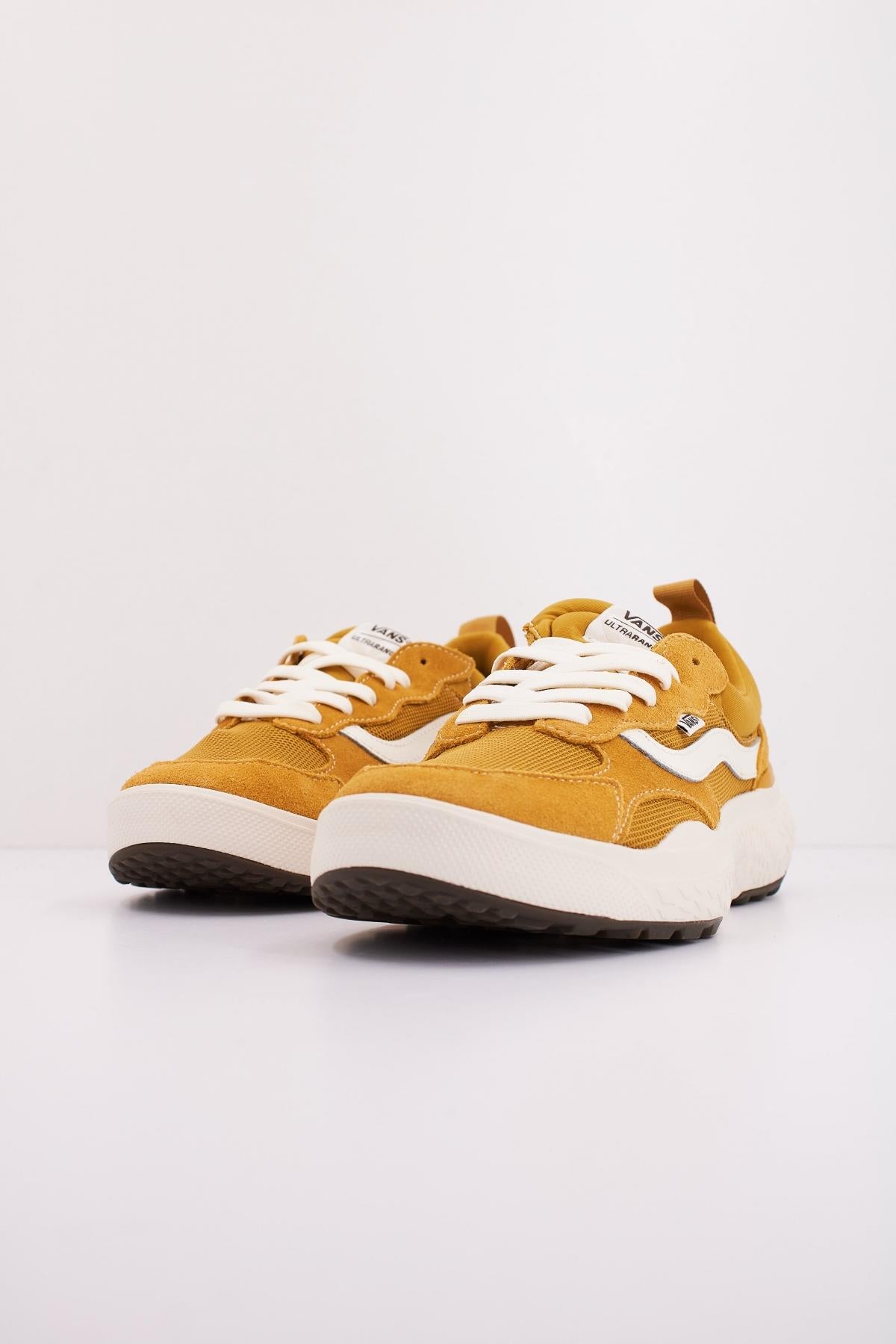 VANS MTE ULTRARANGE NEO VR en color AMARILLO (2)