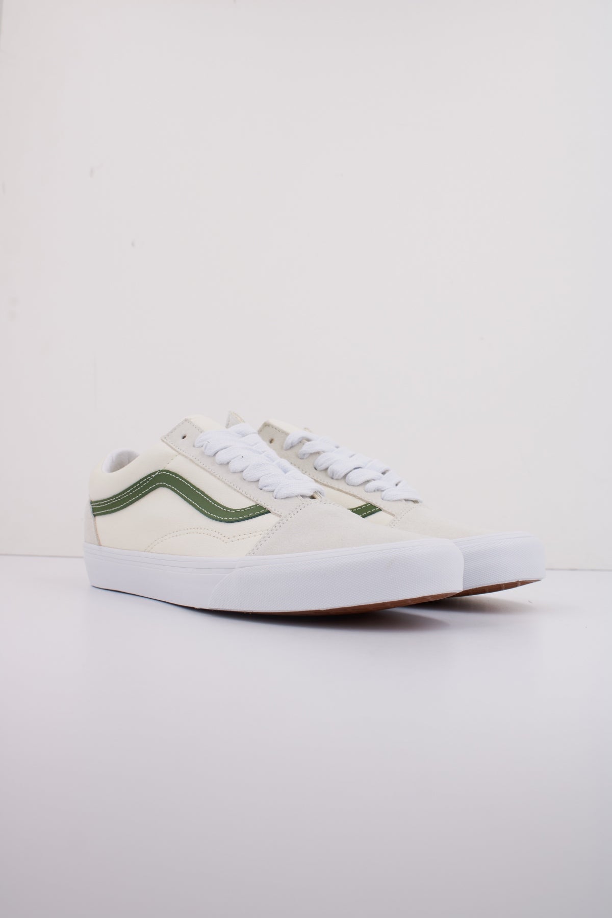 VANS OLD SKOOL en color BEIS (2)