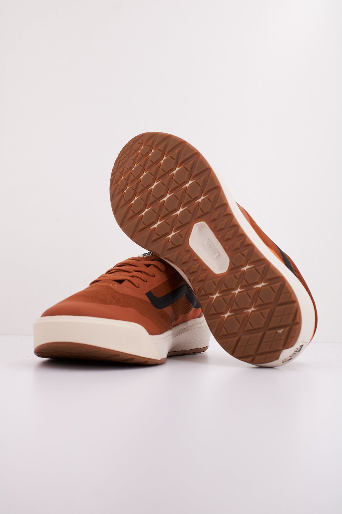 VANS MTE ULTRARANGE . RW en color MARRON (5)