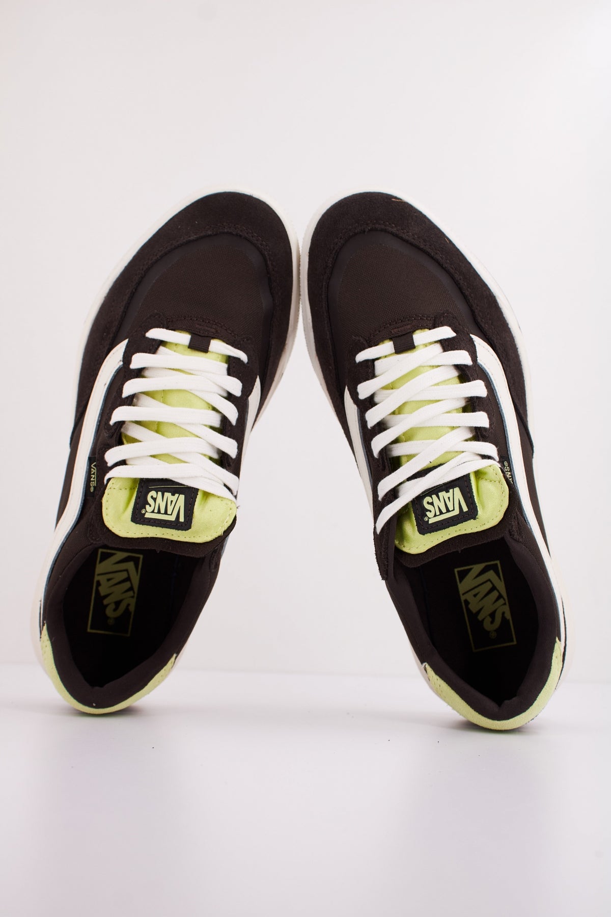 VANS MTE ULTRARANGE . SE en color MARRON (3)