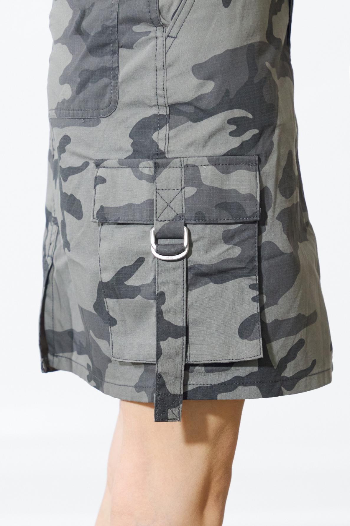VANS COBRA CARGO SKIRT en color GRIS (4)