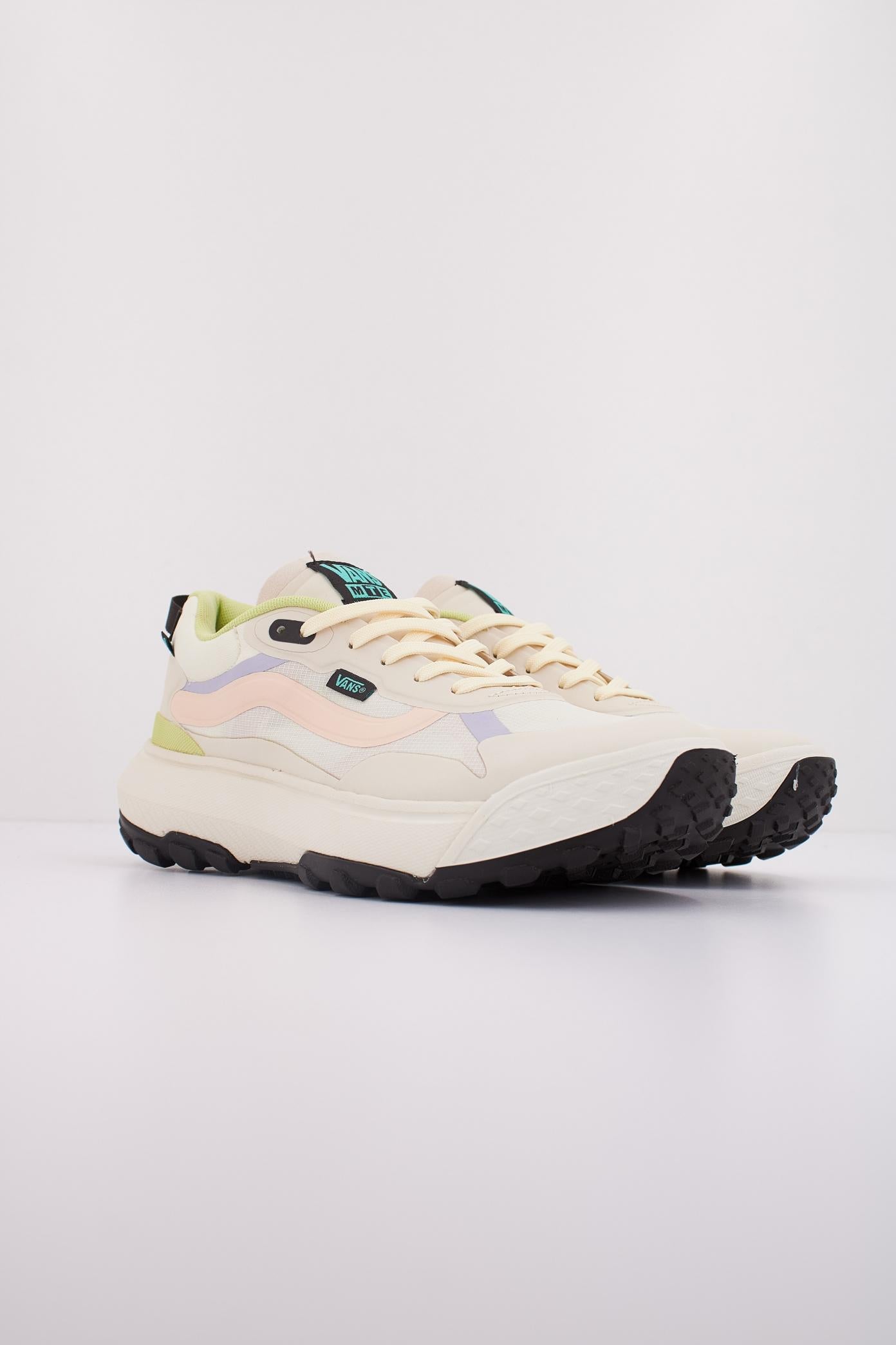 VANS MTE CROSSPATH en color BEIS (2)