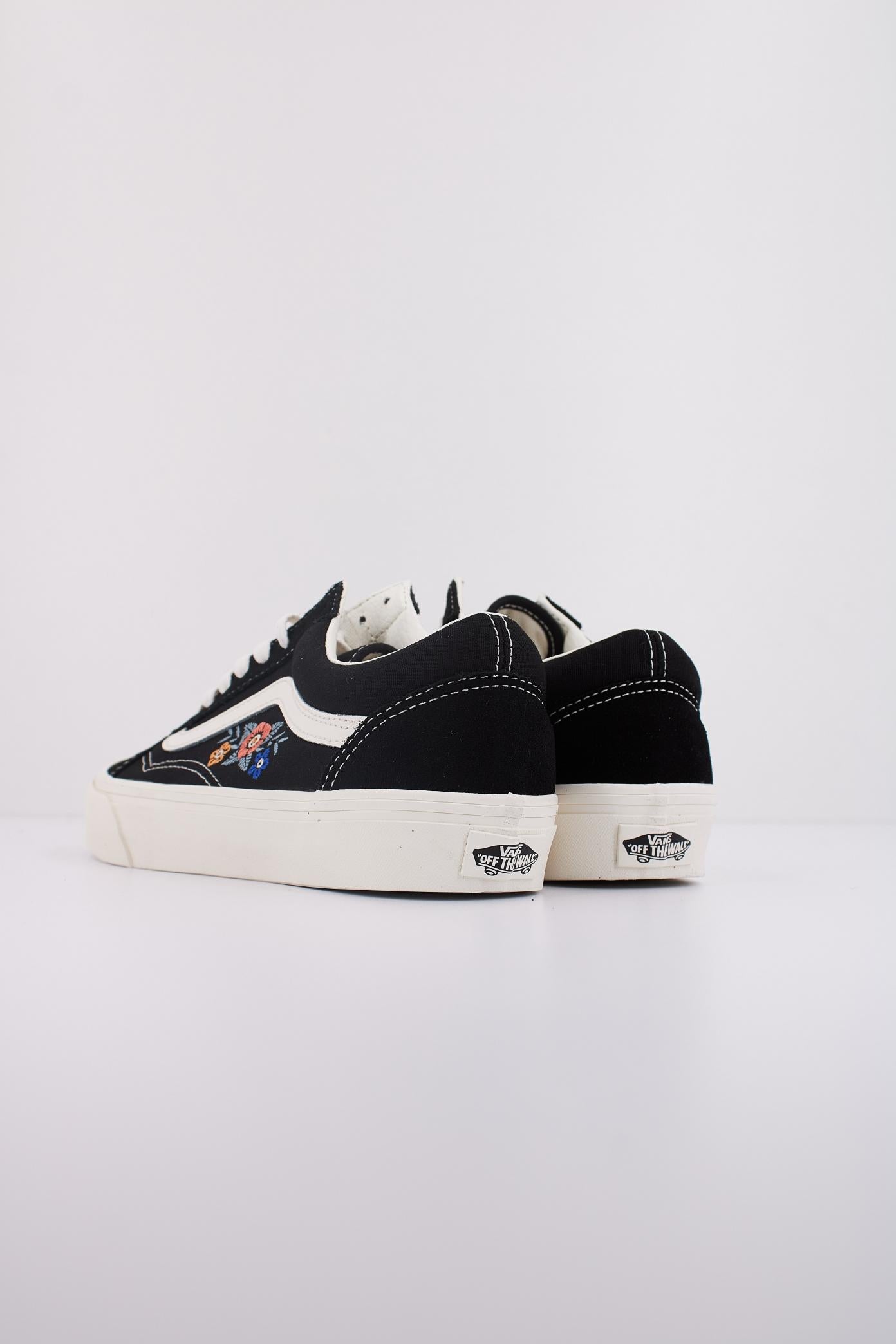 VANS OLD SKOOL en color NEGRO (4)